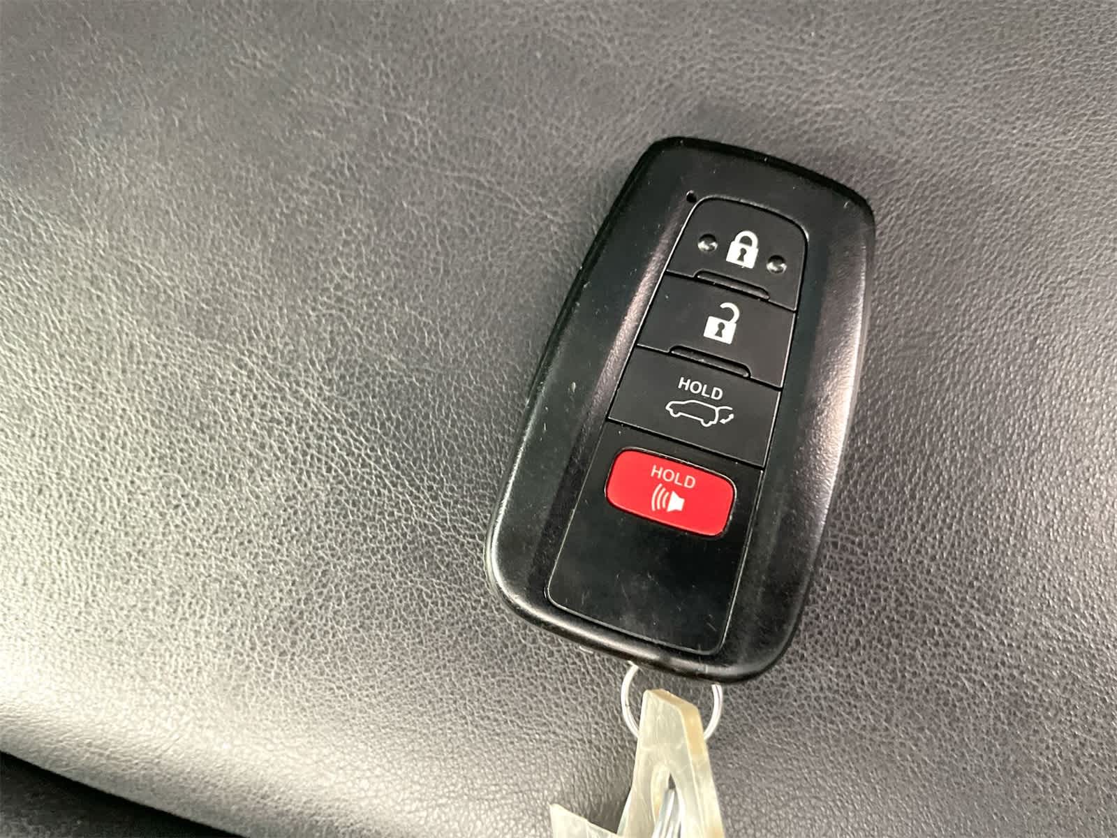 Thumbnail: 2020 Toyota RAV4 - 27