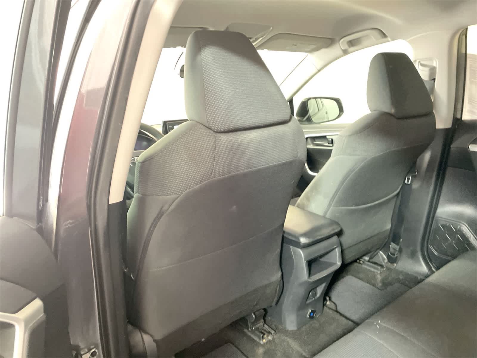 Thumbnail: 2019 Toyota RAV4 - 12