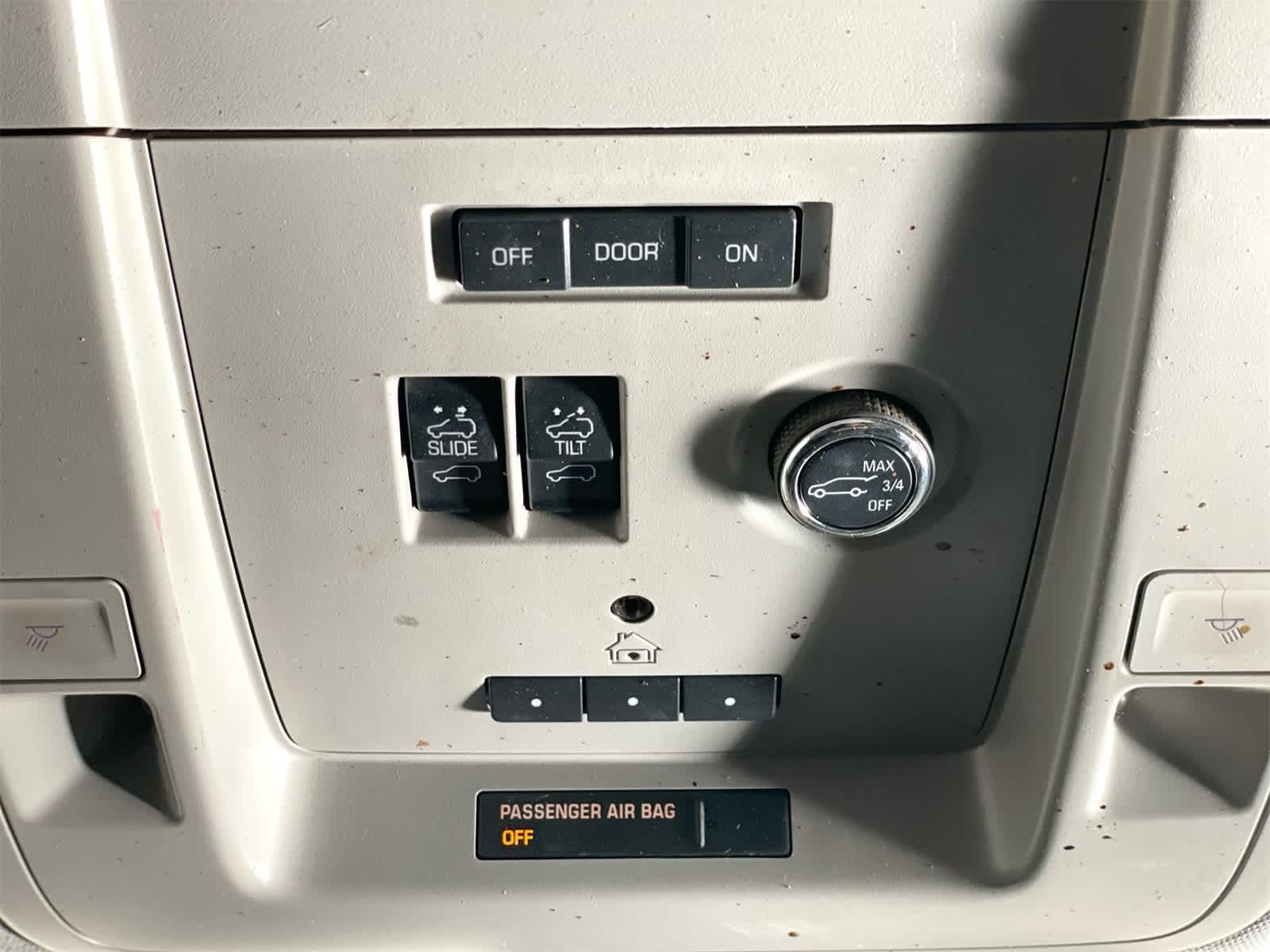 Thumbnail: 2017 Chevrolet Suburban - 24