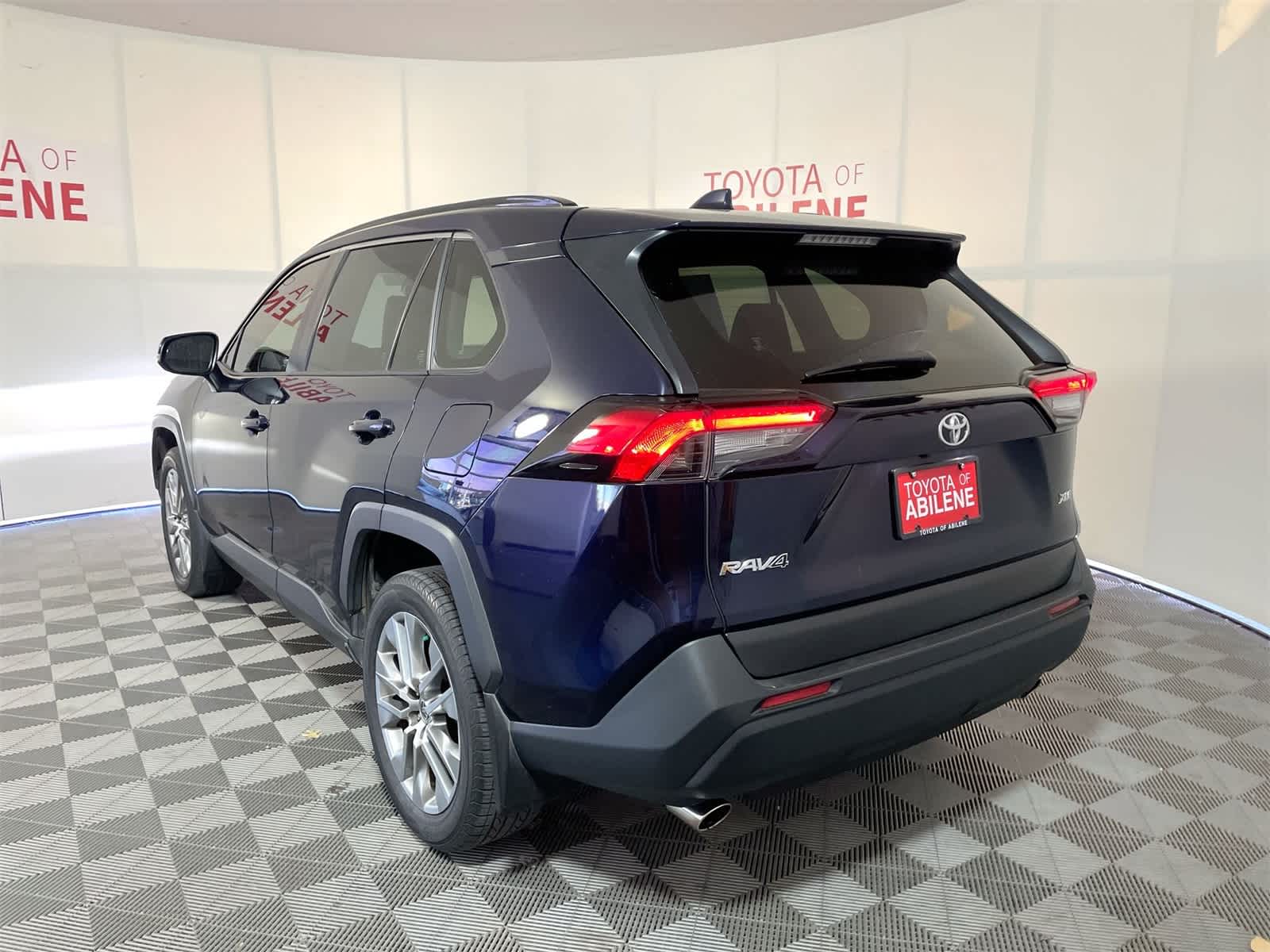 Thumbnail: 2022 Toyota RAV4 - 3