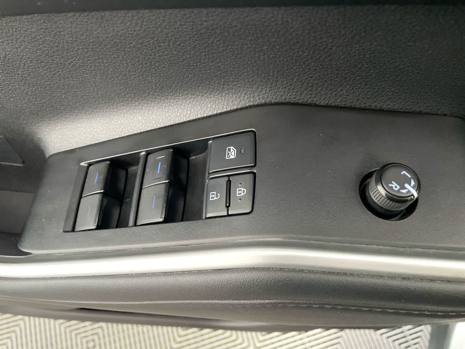 Thumbnail: 2022 Toyota Highlander - 12