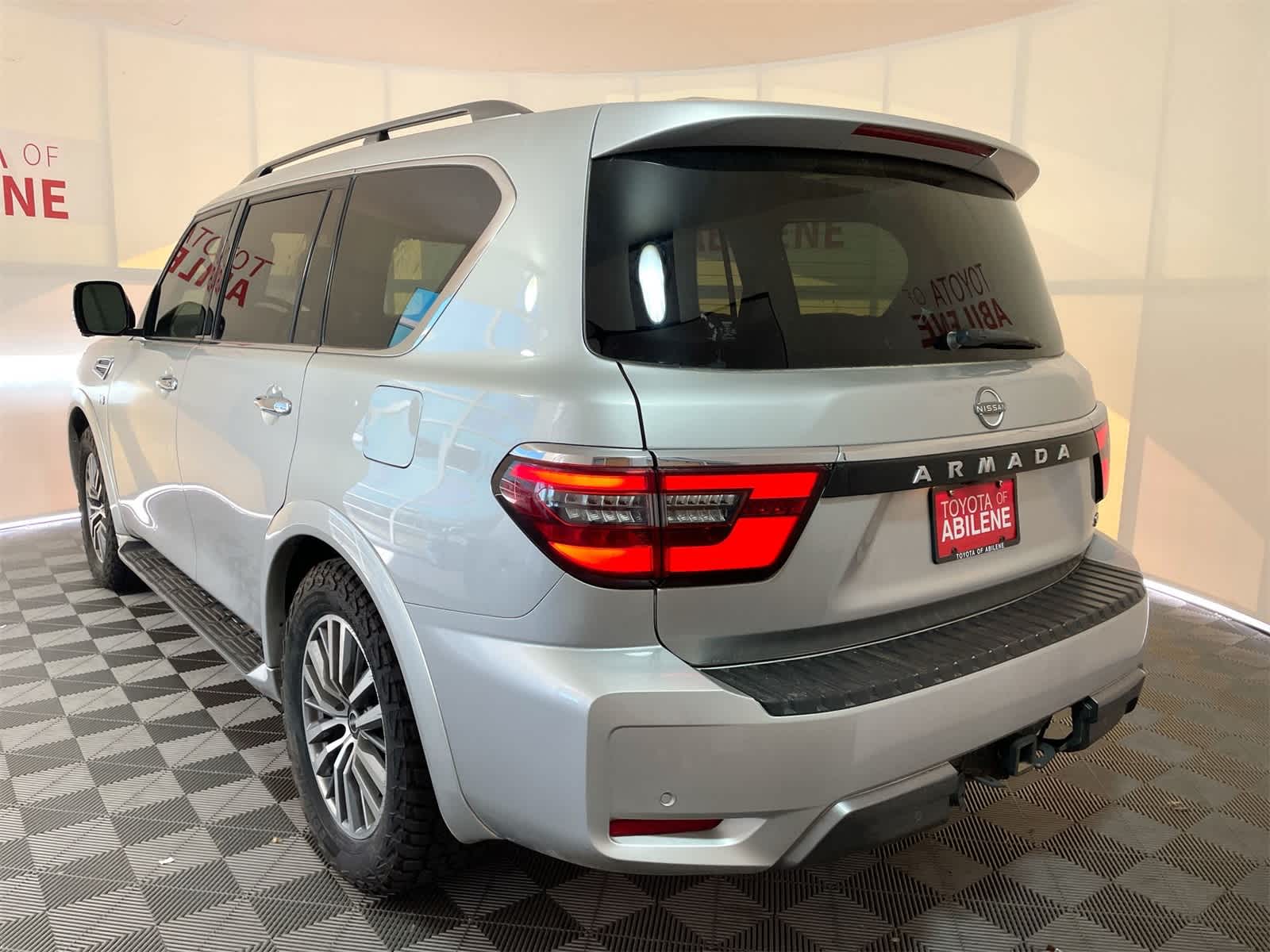 Thumbnail: 2021 Nissan Armada - 3