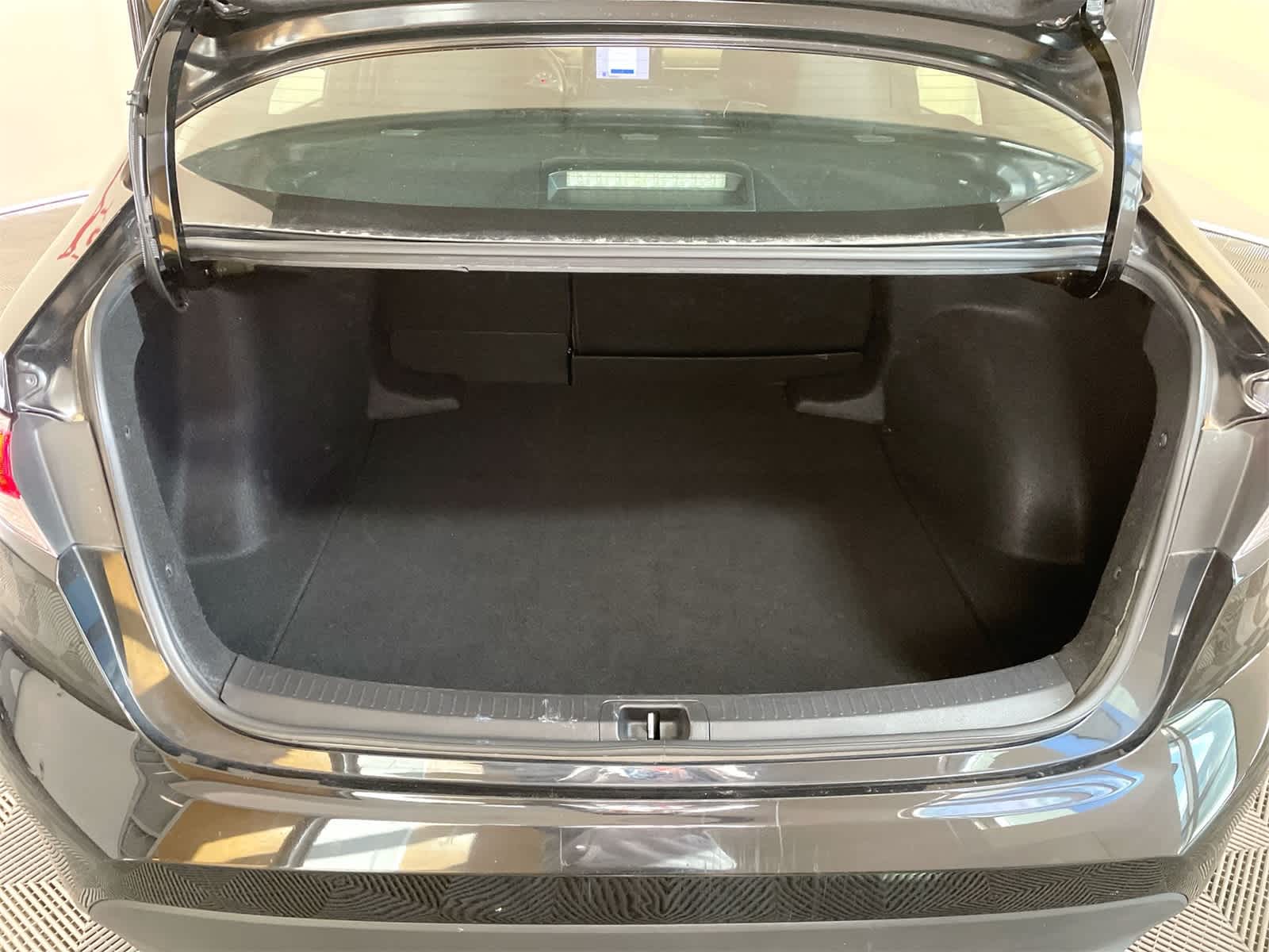 Thumbnail: 2023 Toyota Corolla - 4