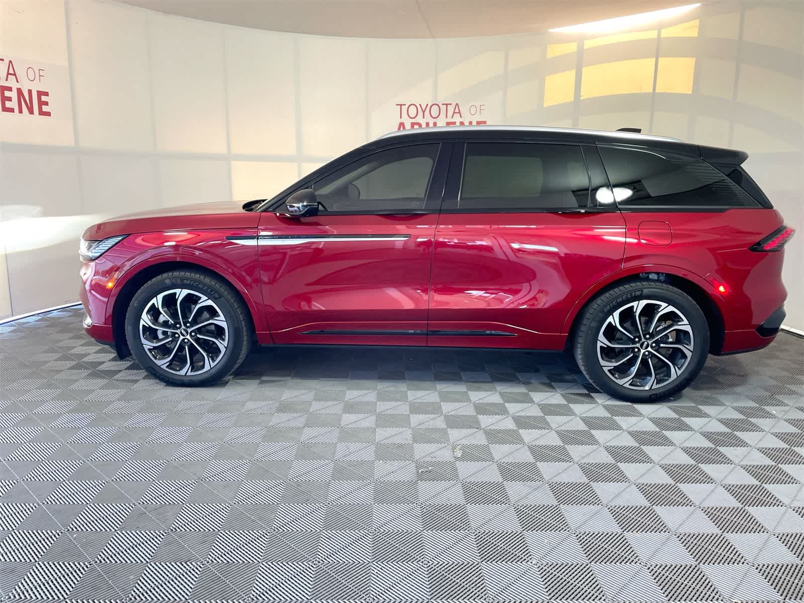 Thumbnail: 2025 Lincoln Nautilus - 2