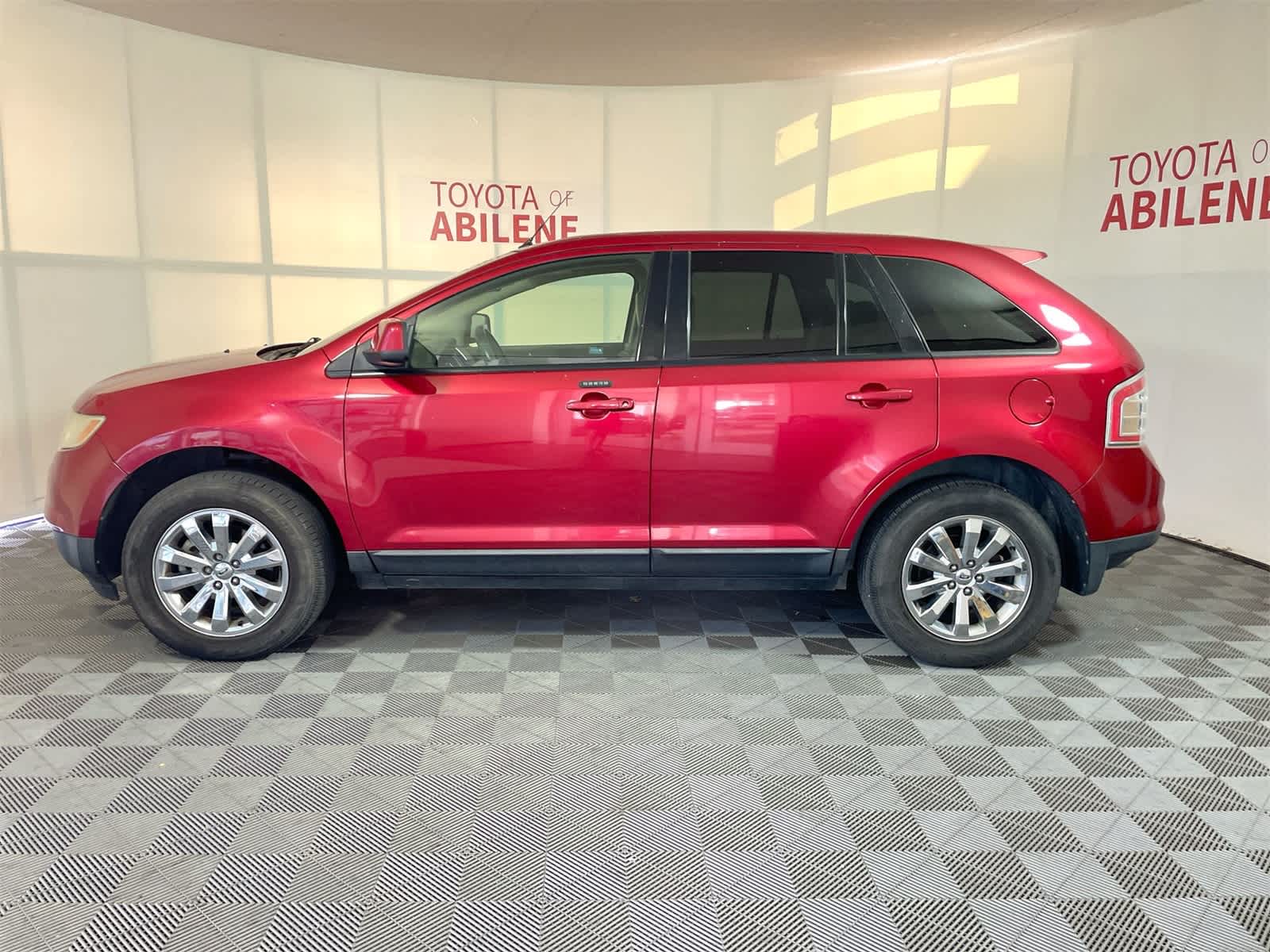 Thumbnail: 2010 Ford Edge - 2