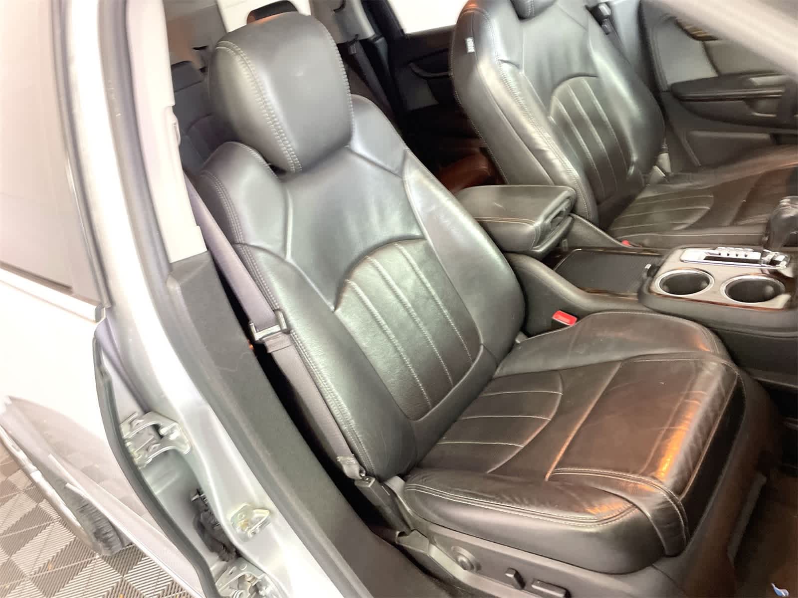 Thumbnail: 2015 GMC Acadia - 13