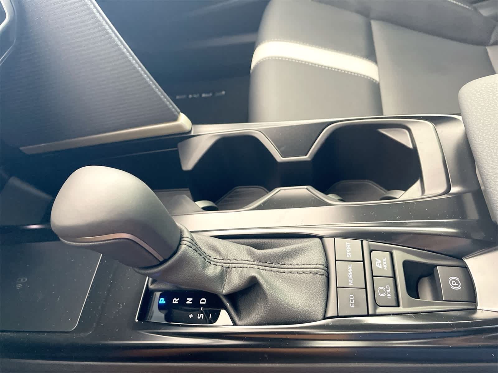 Thumbnail: 2025 Toyota Camry - 23