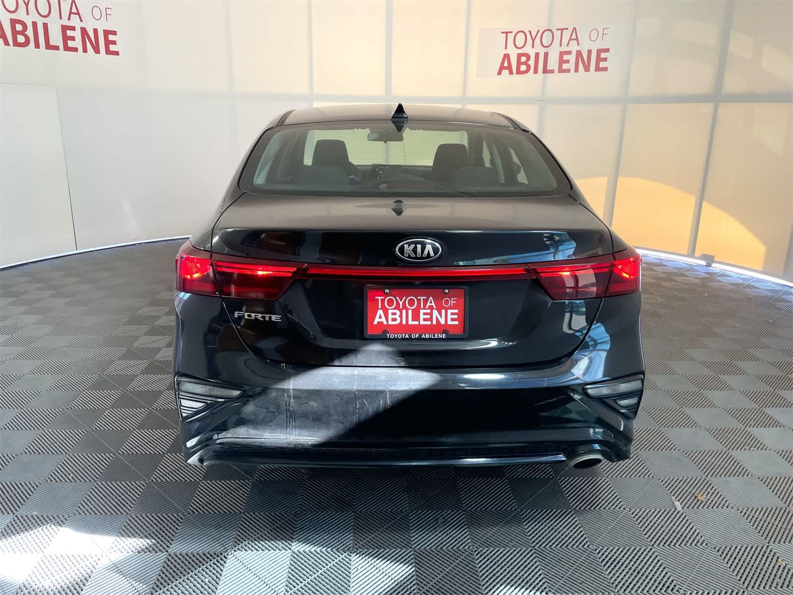 Thumbnail: 2019 Kia Forte - 4