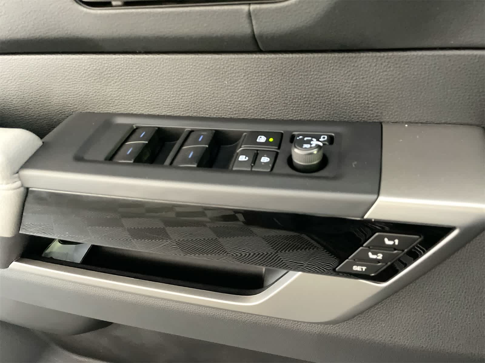 Thumbnail: 2024 Toyota Tundra - 11