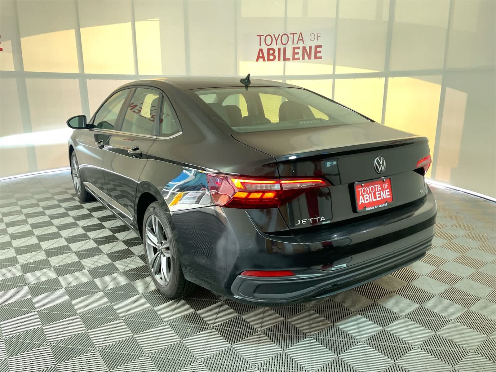 Thumbnail: 2024 Volkswagen Jetta - 3