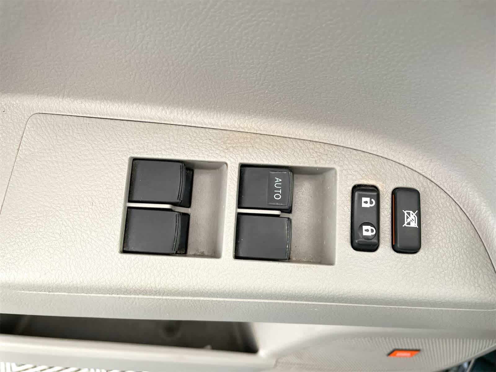 Thumbnail: 2011 Toyota Highlander - 12