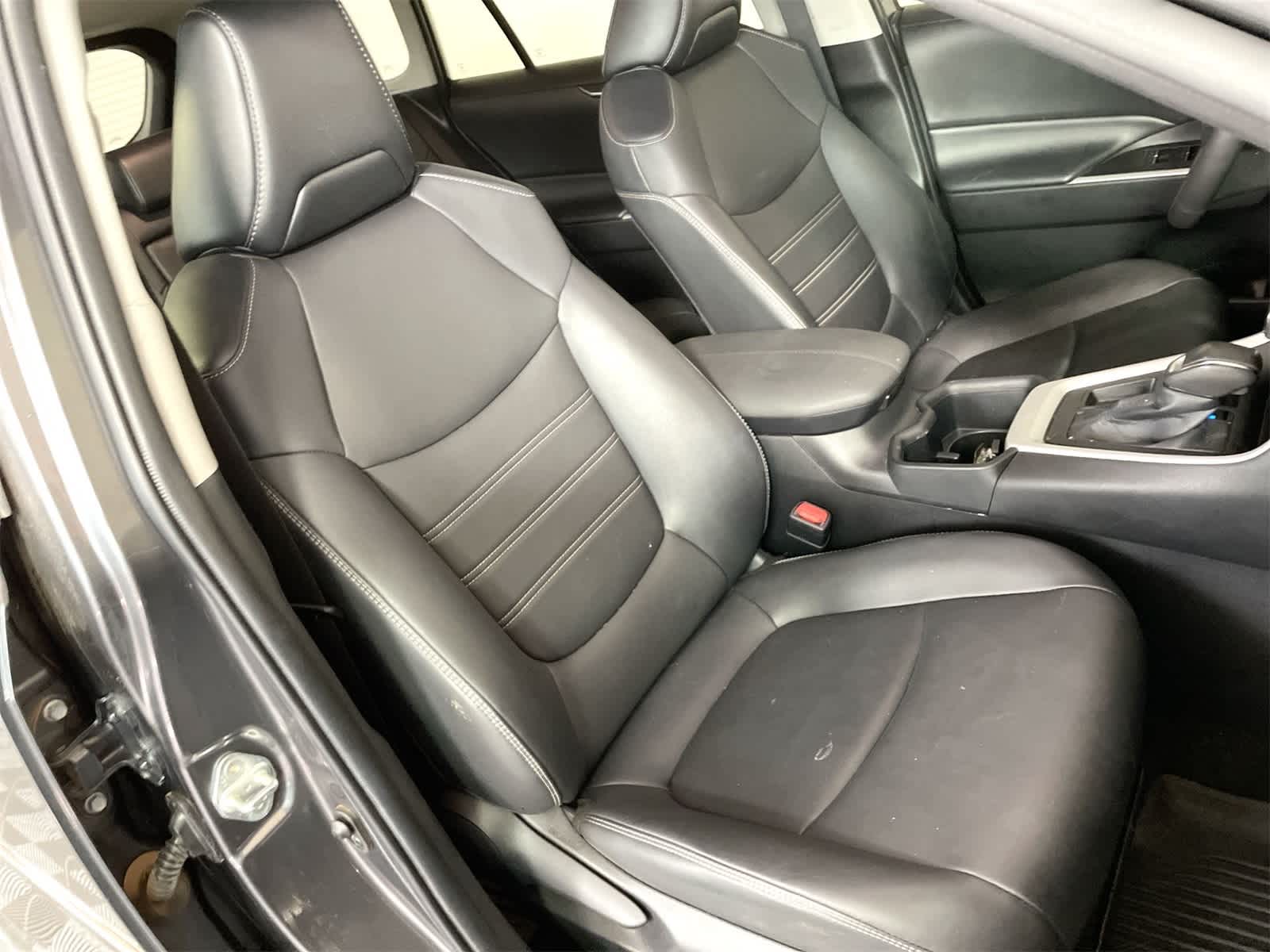 Thumbnail: 2022 Toyota RAV4 - 13