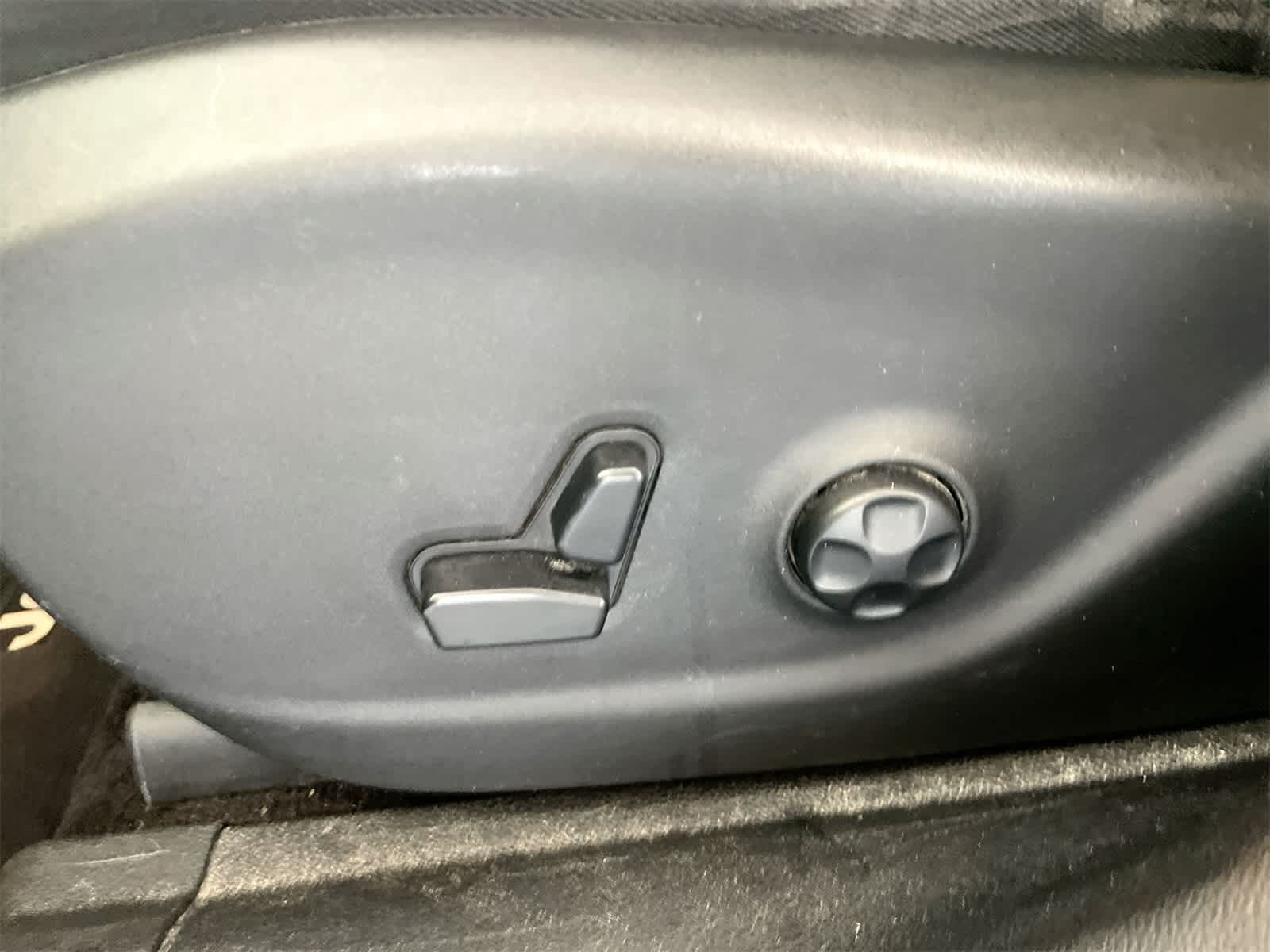 Thumbnail: 2016 Jeep Cherokee - 11