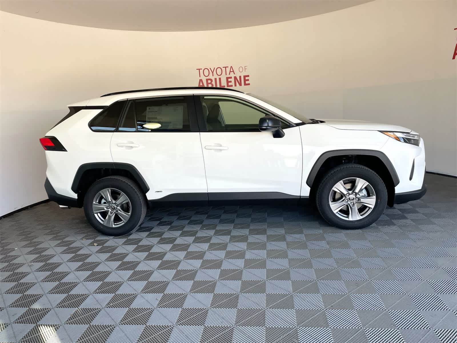 Thumbnail: 2025 Toyota RAV4 - 8