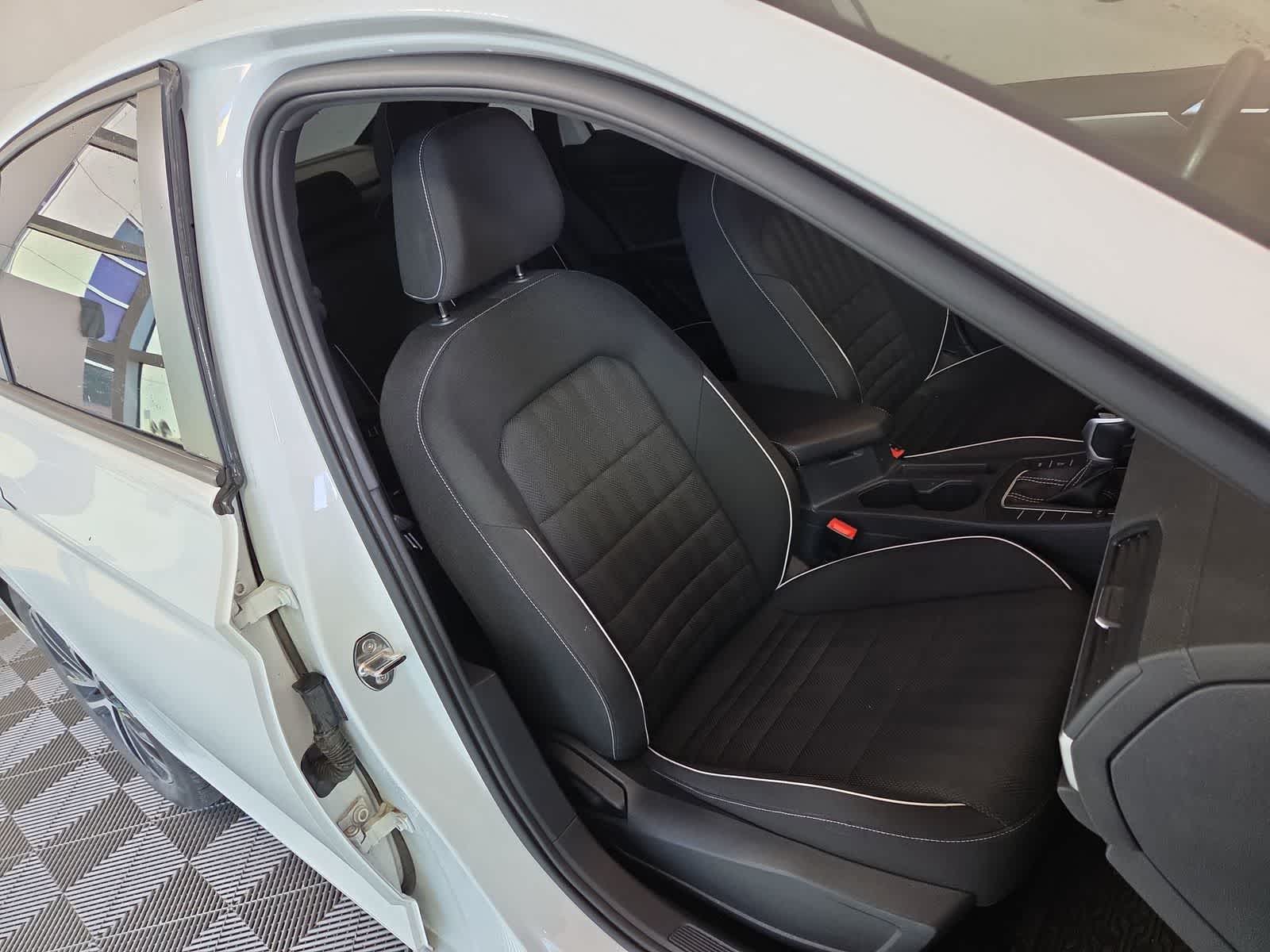 Thumbnail: 2023 Volkswagen Jetta - 12