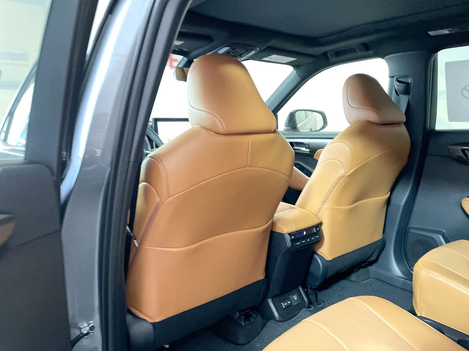 Thumbnail: 2026 Toyota Highlander - 12