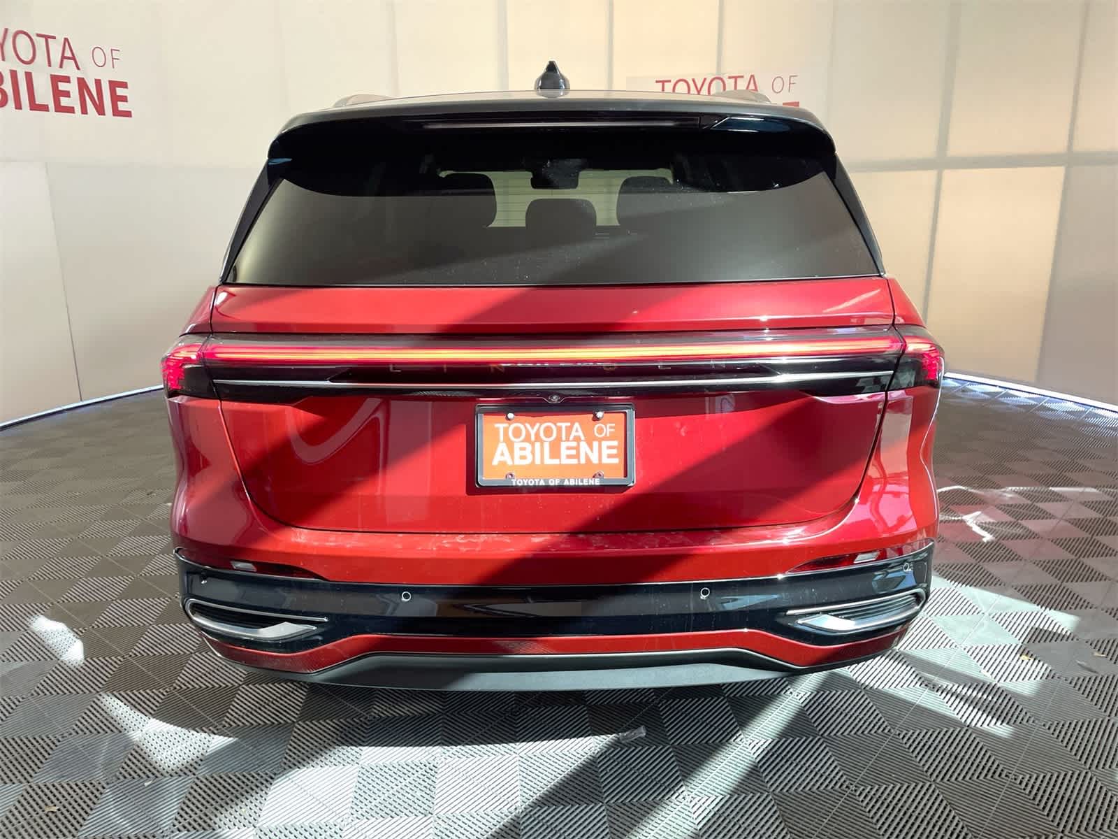 Thumbnail: 2025 Lincoln Nautilus - 4