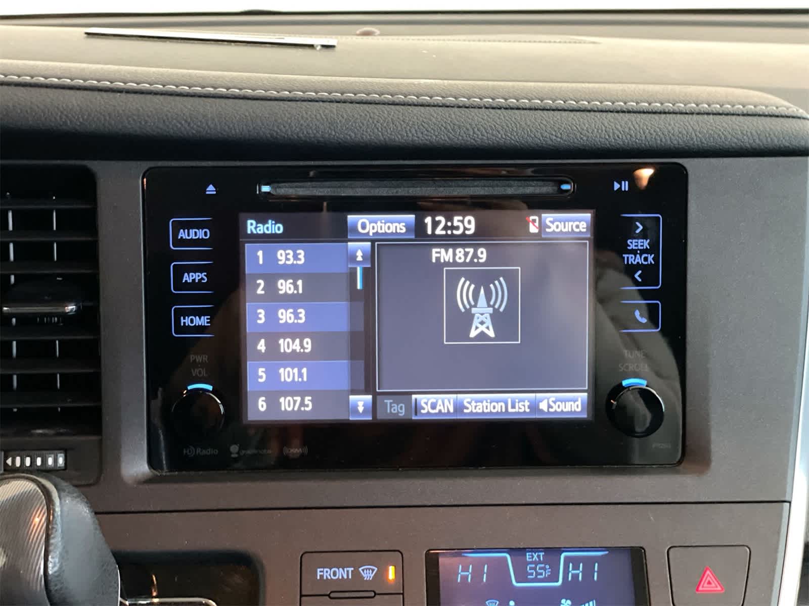 Thumbnail: 2017 Toyota Sienna - 21