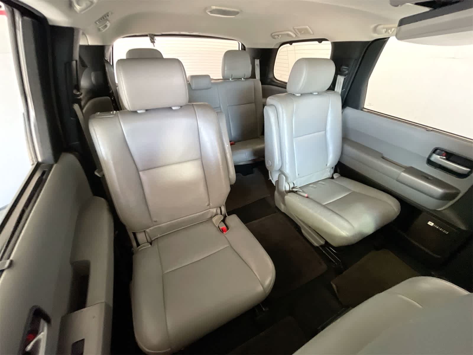 Thumbnail: 2014 Toyota Sequoia - 15