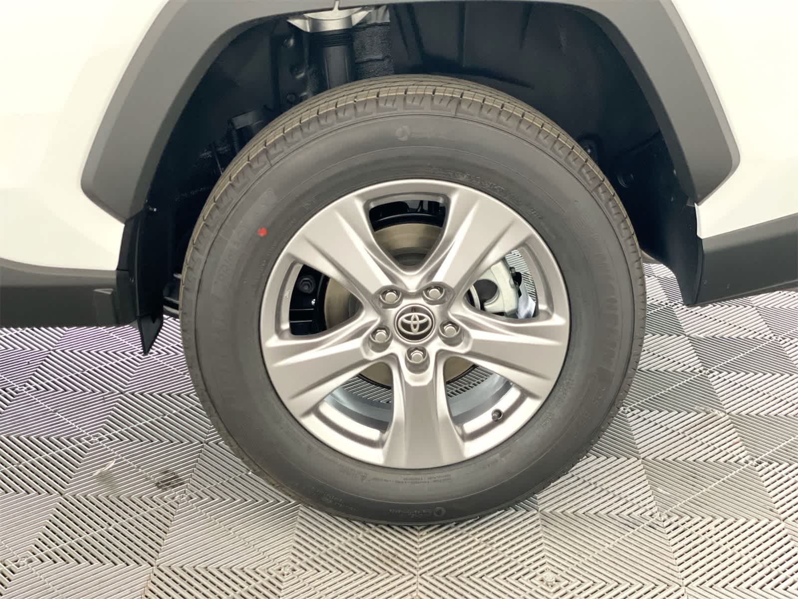 Thumbnail: 2025 Toyota RAV4 - 25