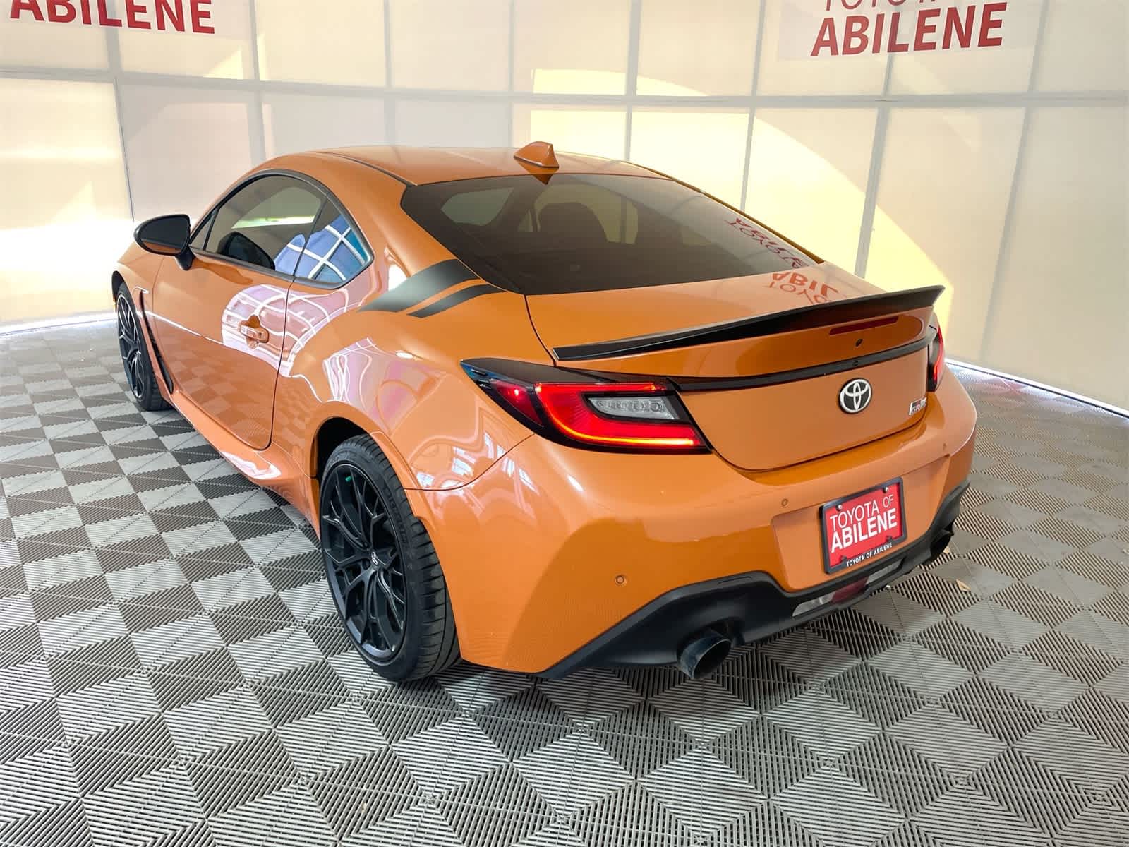 Thumbnail: 2023 Toyota GR86 - 3