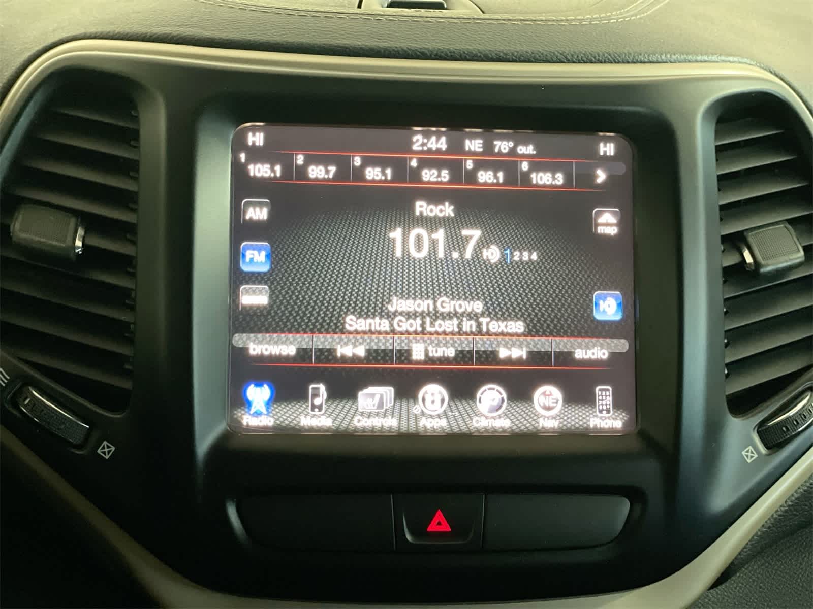 Thumbnail: 2016 Jeep Cherokee - 20