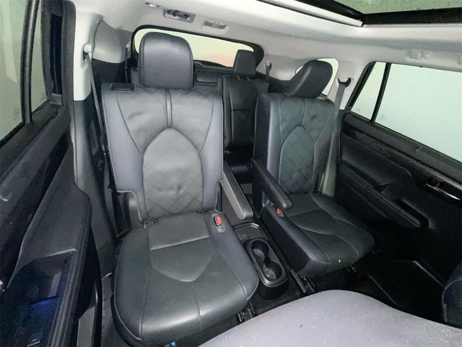 Thumbnail: 2020 Toyota Highlander - 14