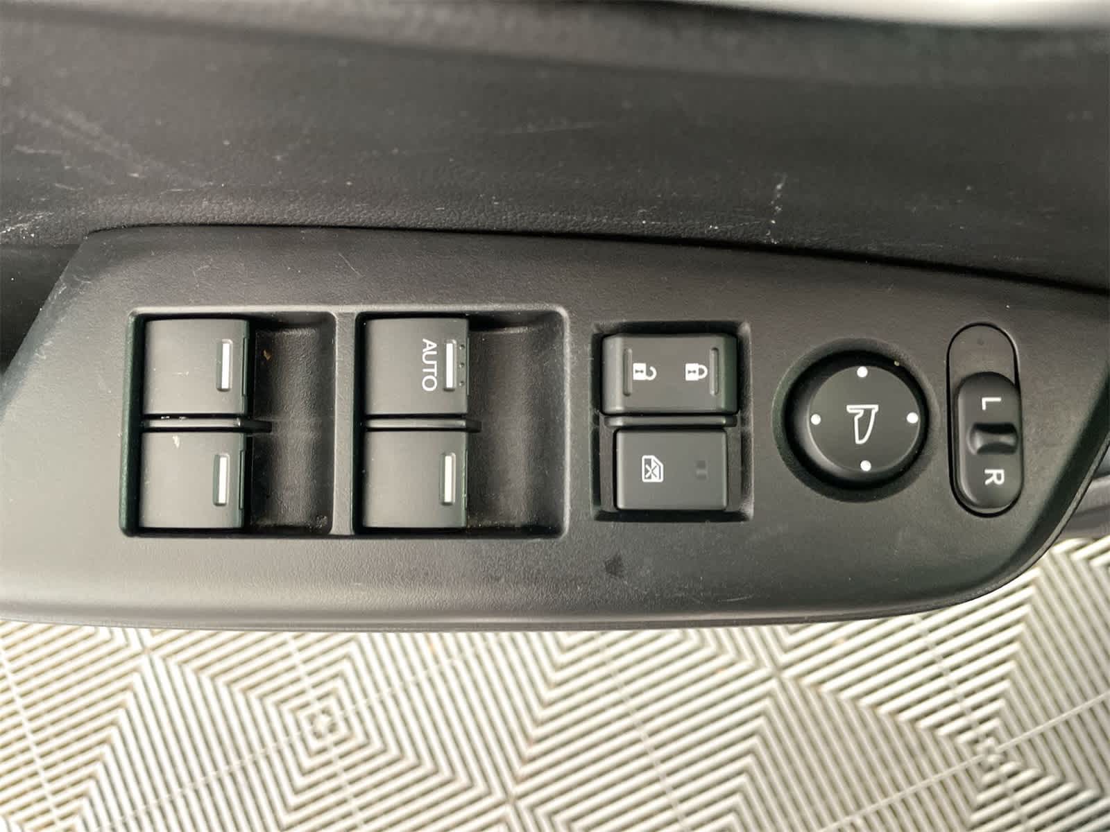 Thumbnail: 2015 Honda Civic - 10