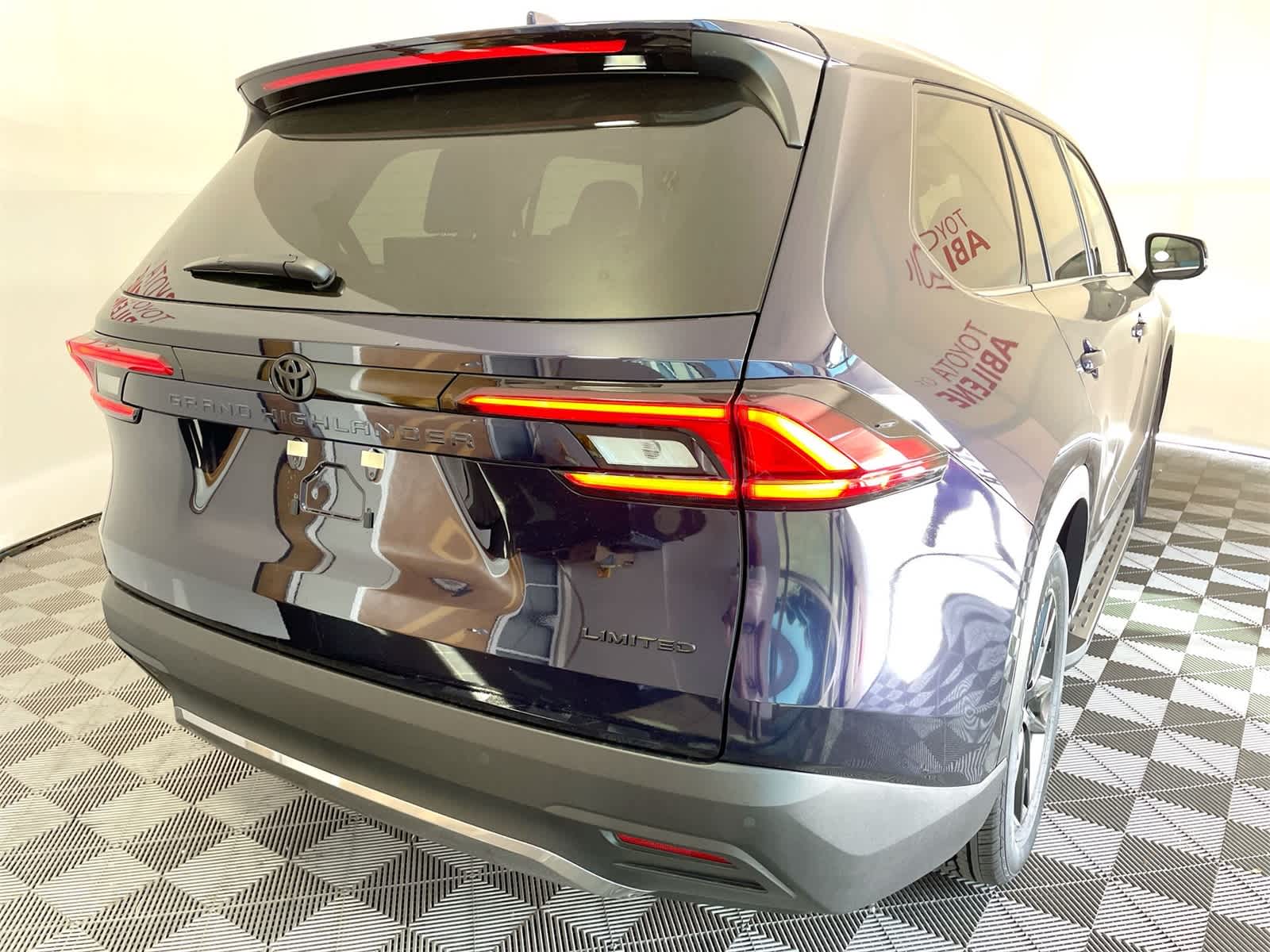 Thumbnail: 2026 Toyota Grand Highlander - 7