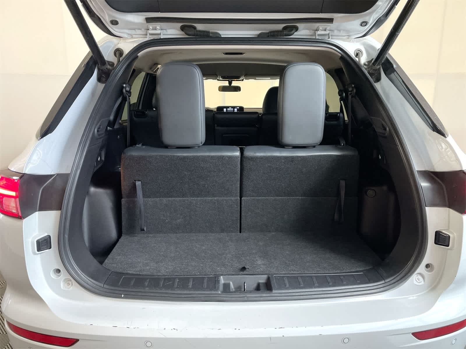 Thumbnail: 2024 Mitsubishi Outlander - 5