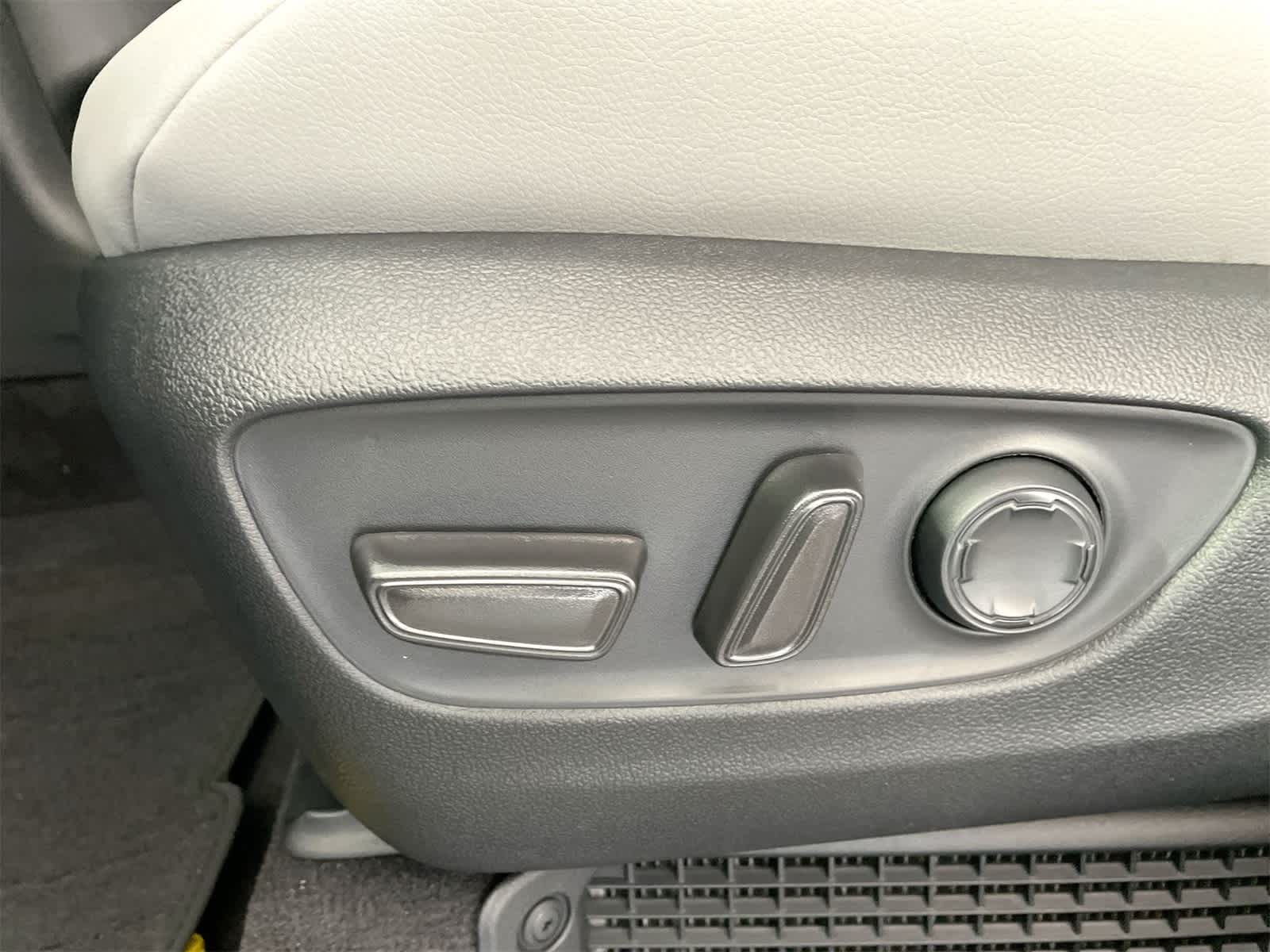 2025 Toyota Sienna XLE 11