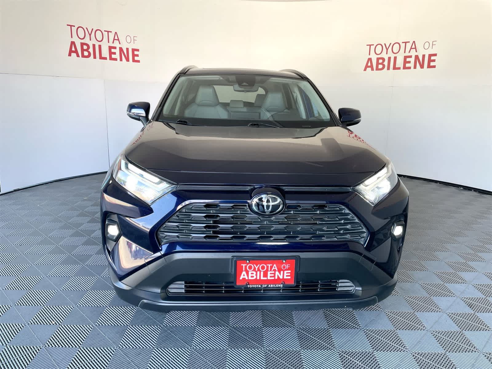 Thumbnail: 2022 Toyota RAV4 - 8