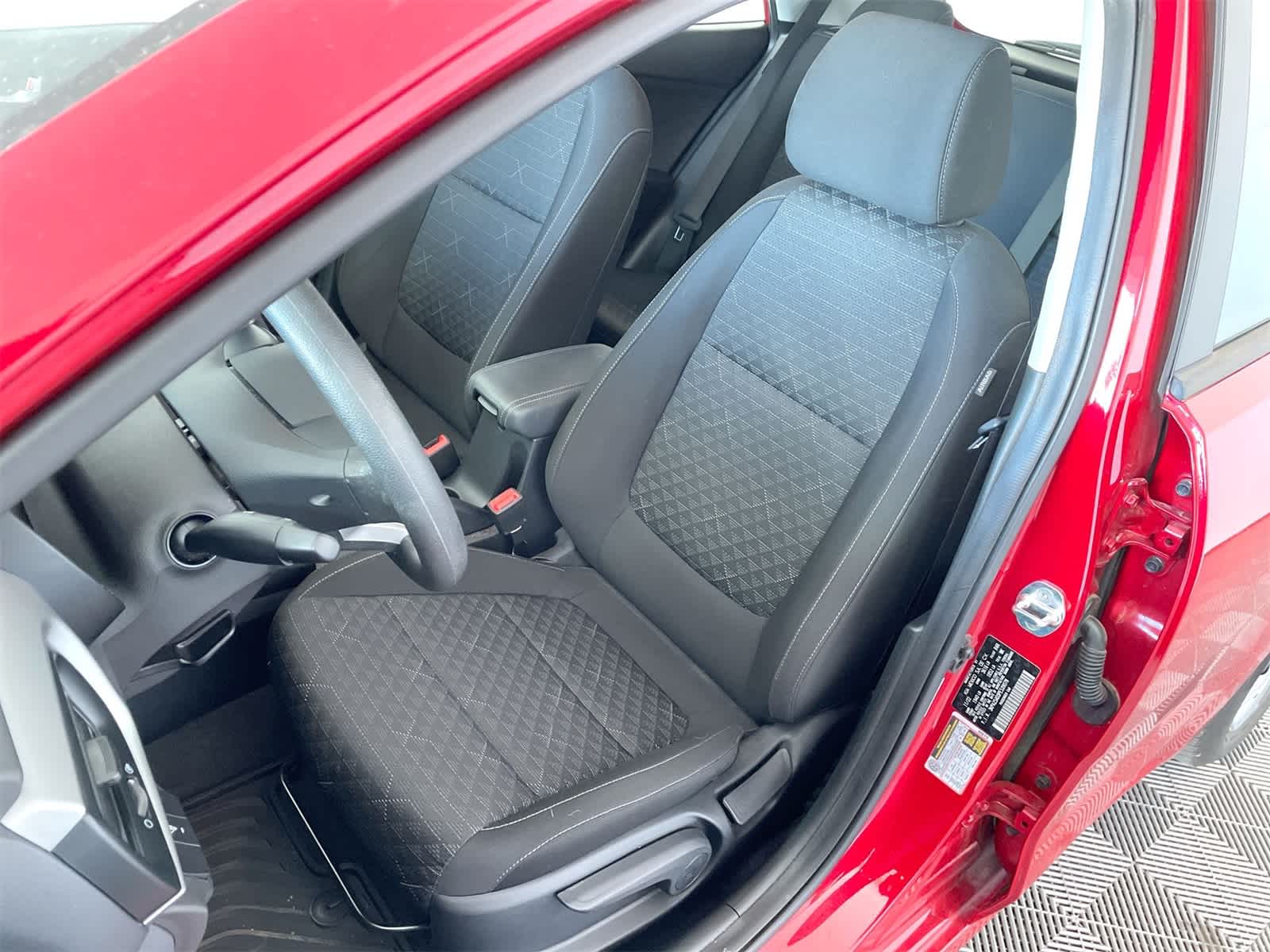 Thumbnail: 2023 Kia Rio - 9