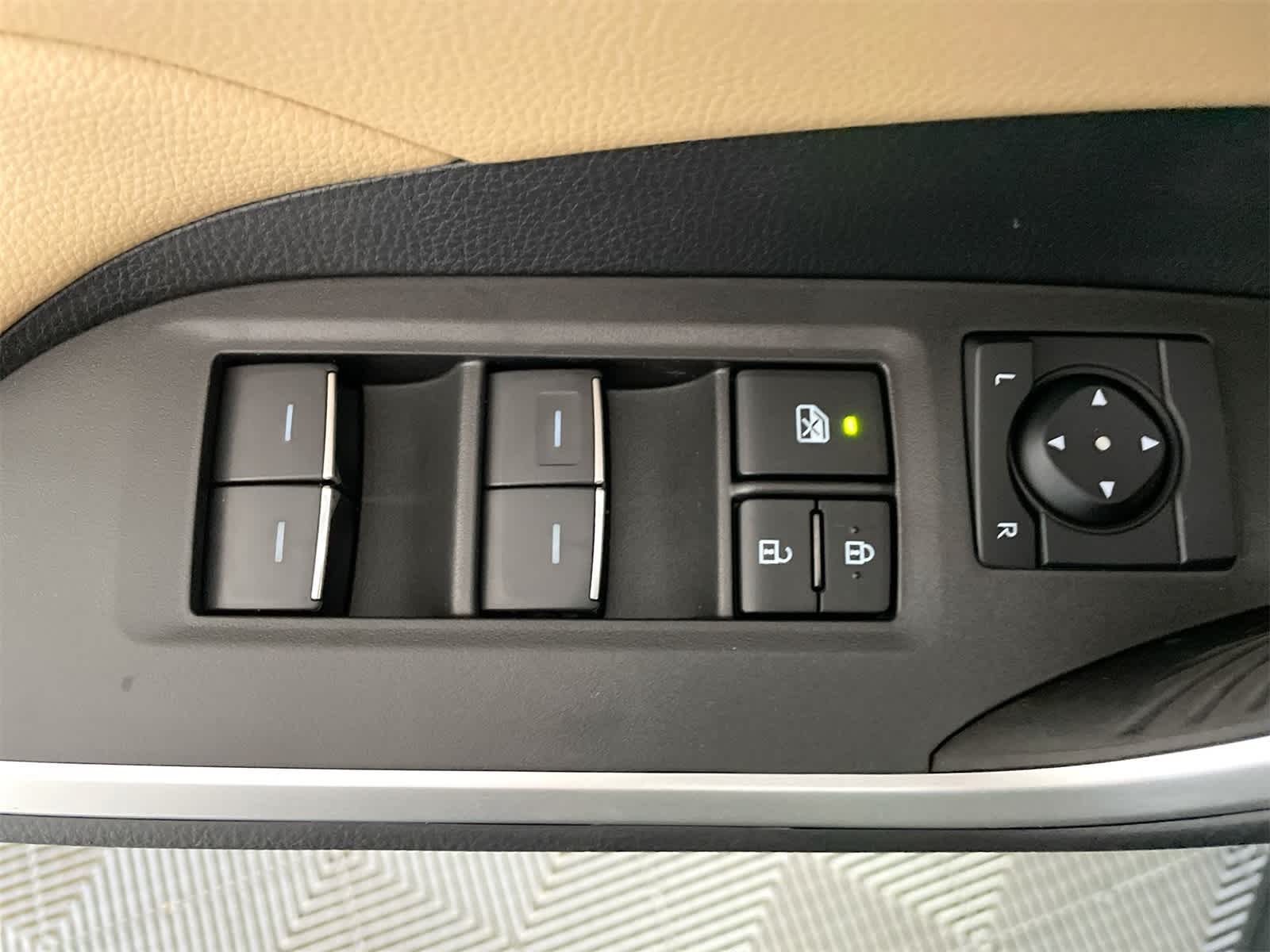 Thumbnail: 2025 Toyota RAV4 - 11