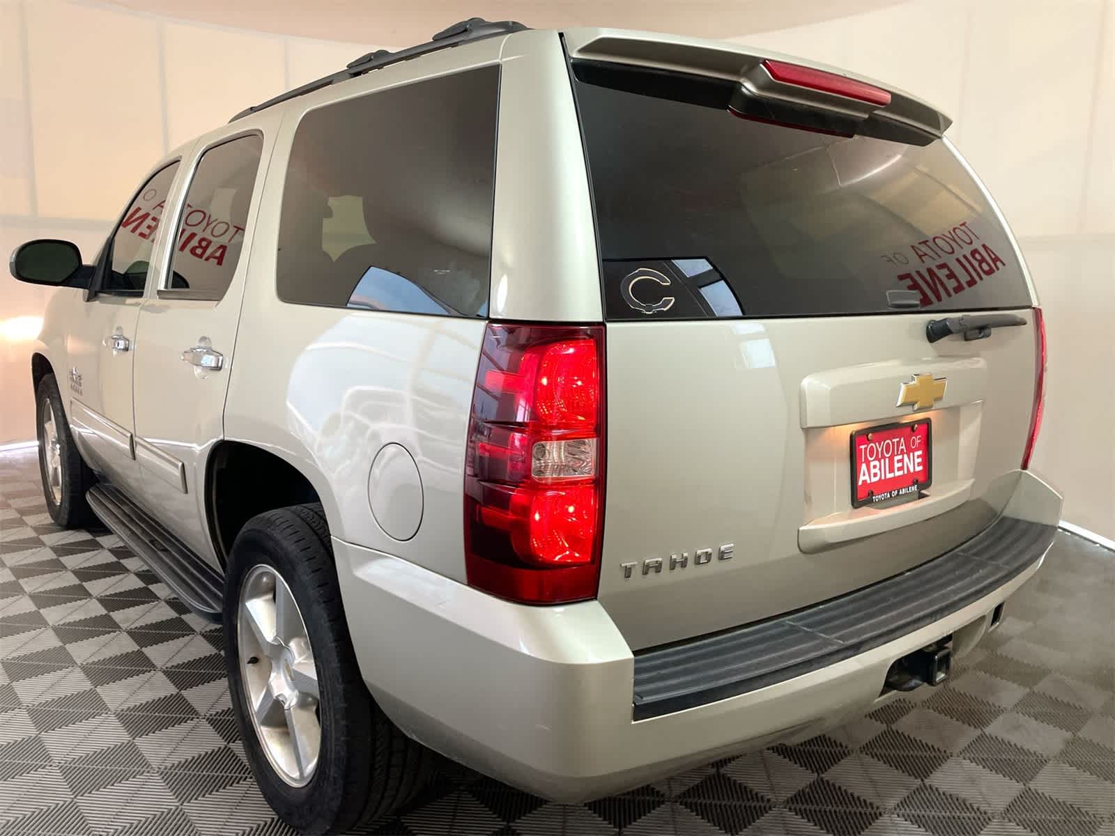 Thumbnail: 2013 Chevrolet Tahoe - 2