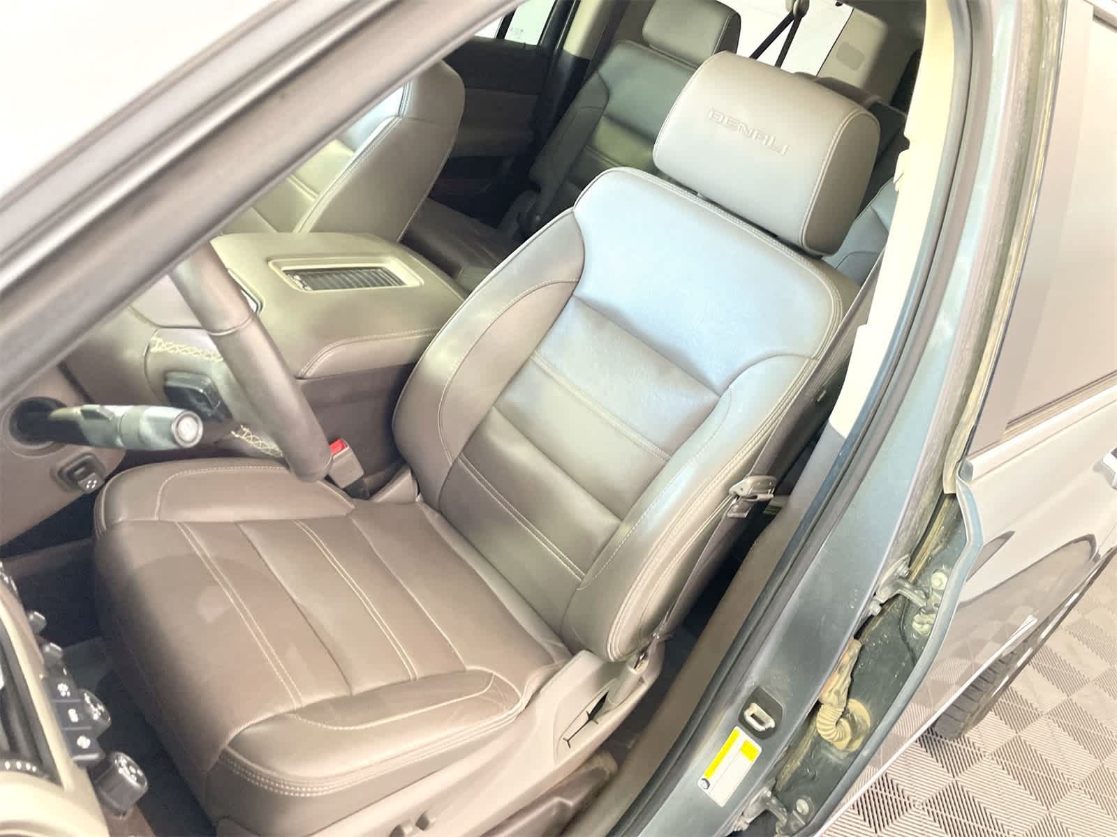 Thumbnail: 2019 GMC Yukon XL - 9