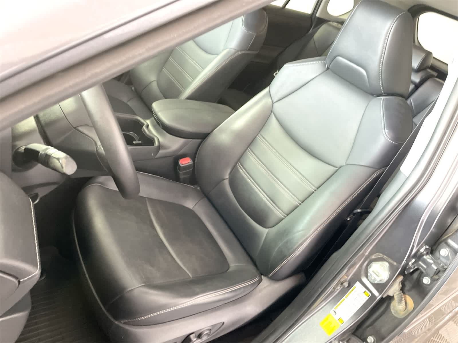 Thumbnail: 2022 Toyota RAV4 - 9