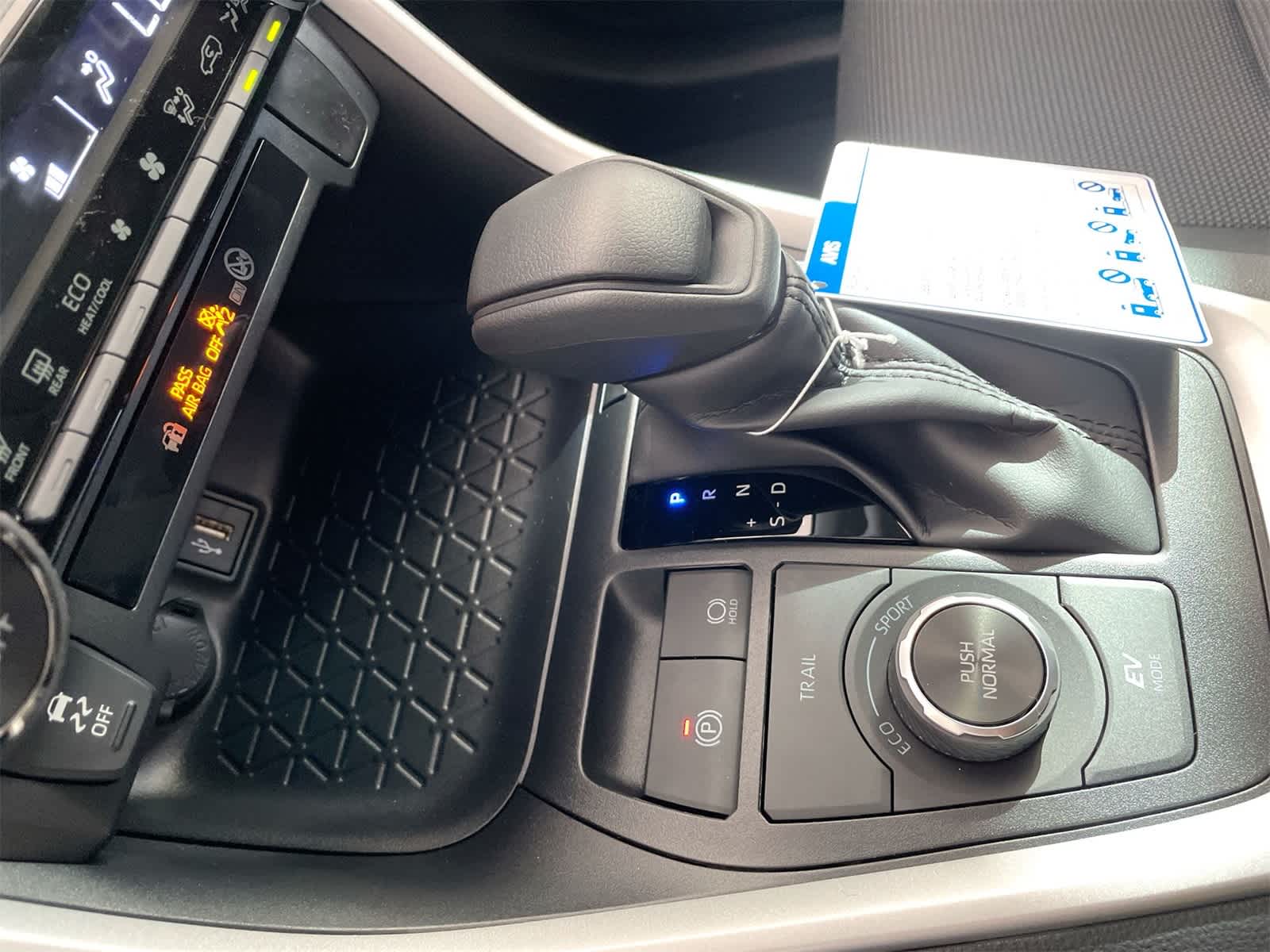 Thumbnail: 2025 Toyota RAV4 - 22