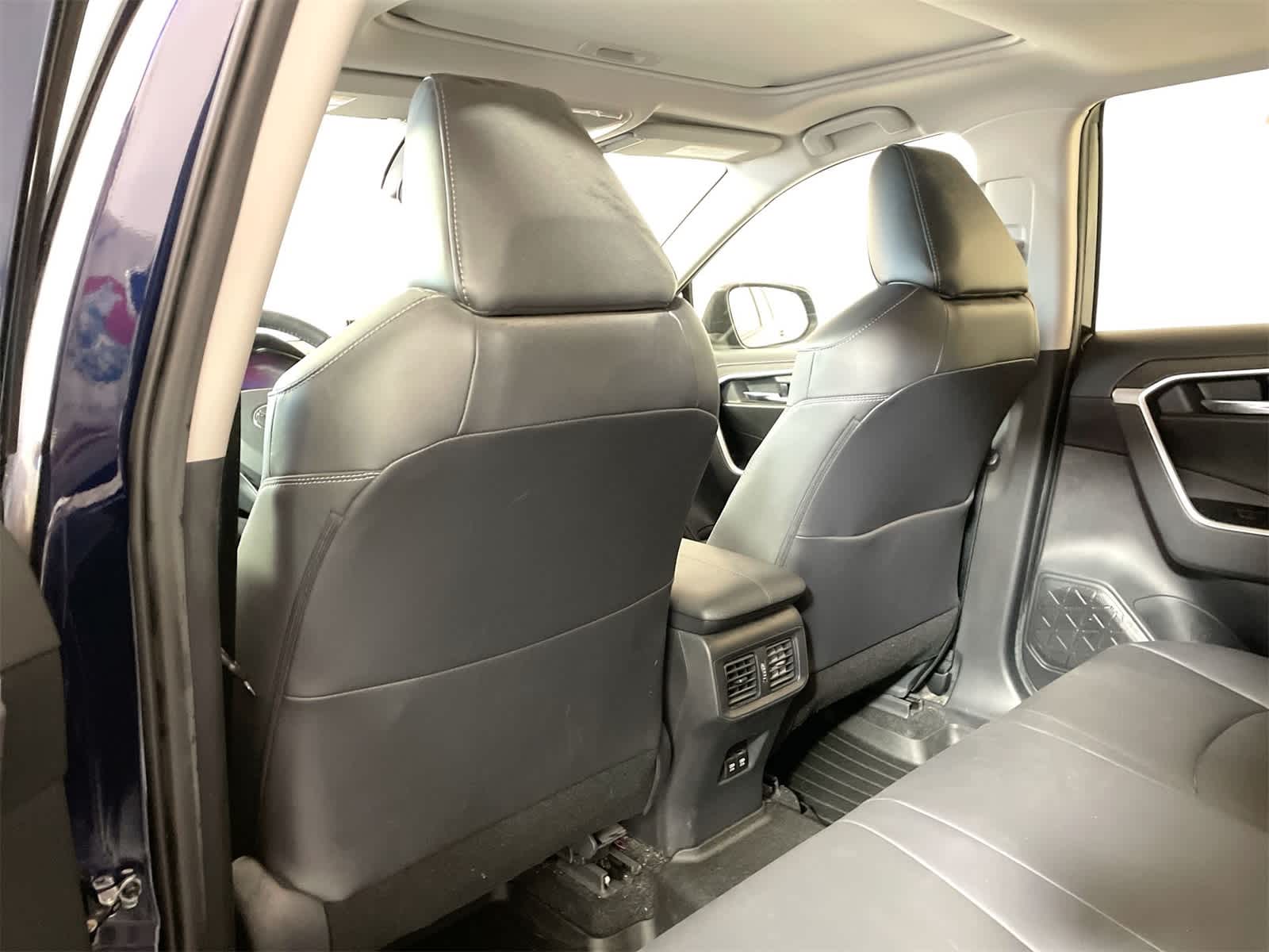 Thumbnail: 2020 Toyota RAV4 - 12