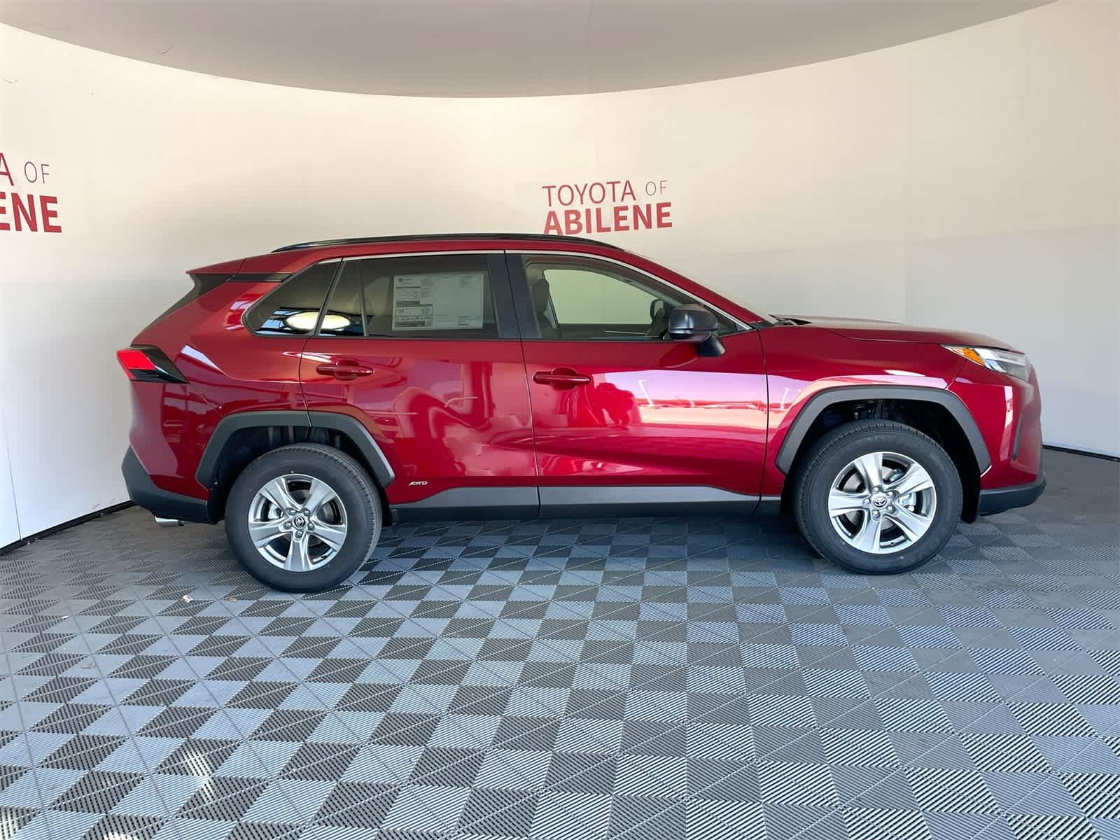 Thumbnail: 2025 Toyota RAV4 - 8