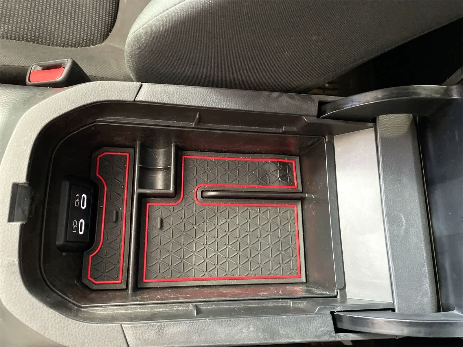 Thumbnail: 2023 Toyota RAV4 - 21