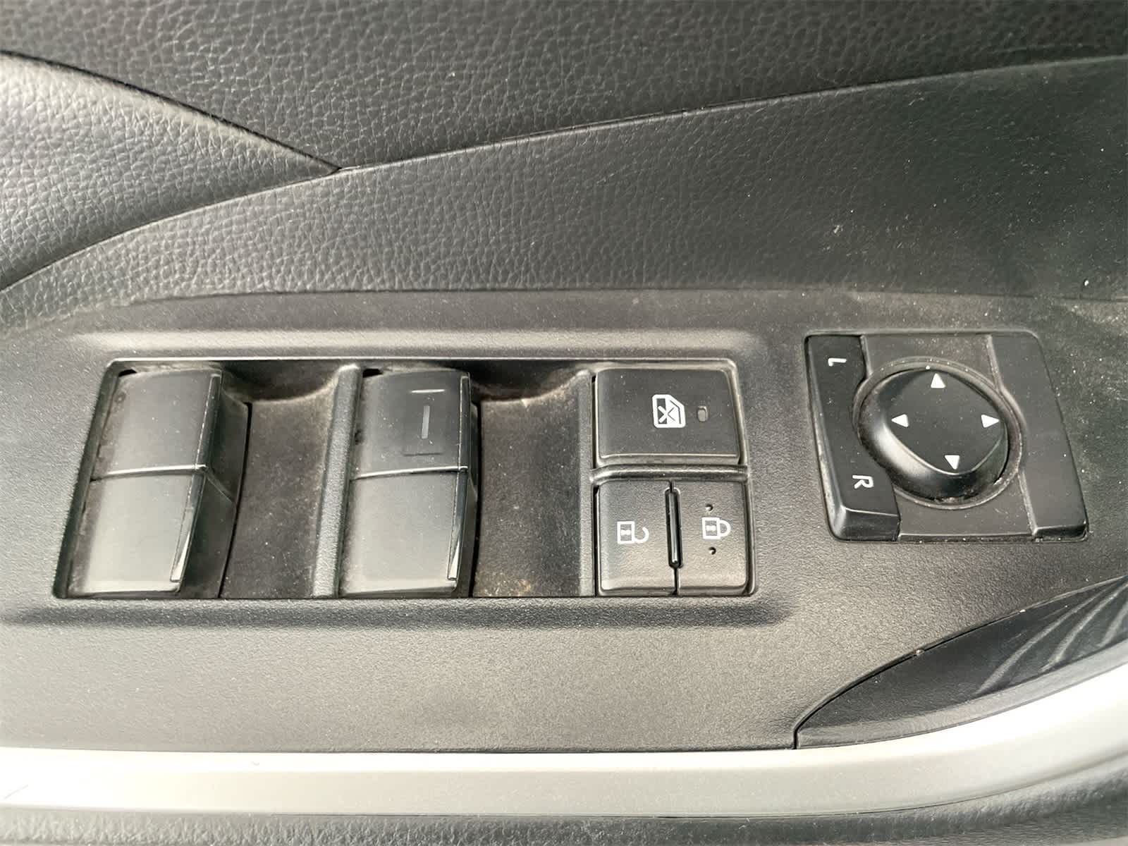 Thumbnail: 2023 Toyota RAV4 - 9