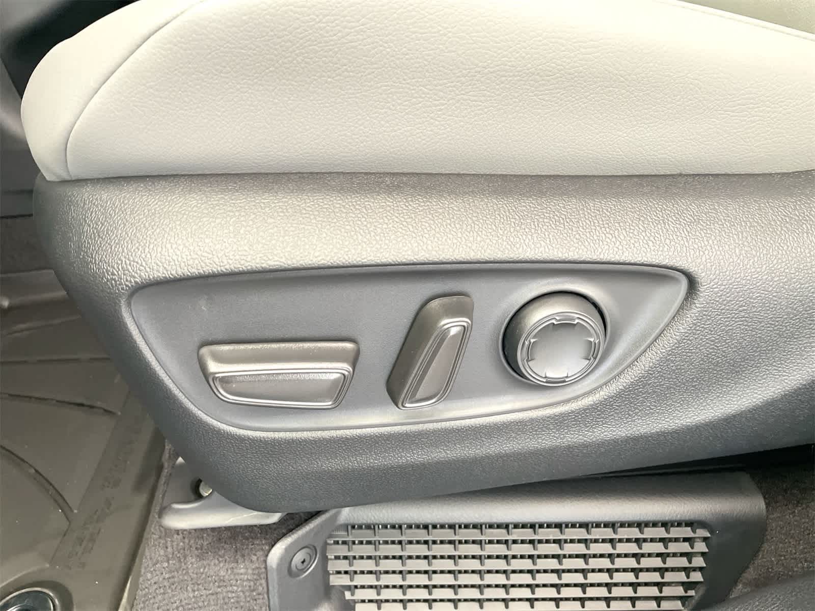 Thumbnail: 2025 Toyota Sienna - 11
