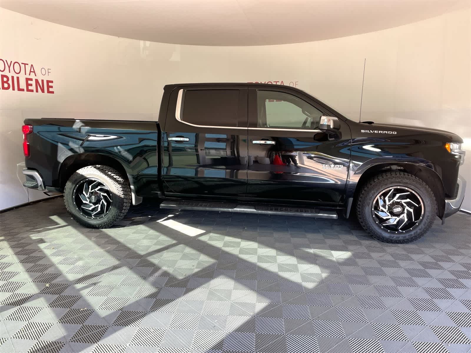 Thumbnail: 2019 Chevrolet Silverado 1500 - 8