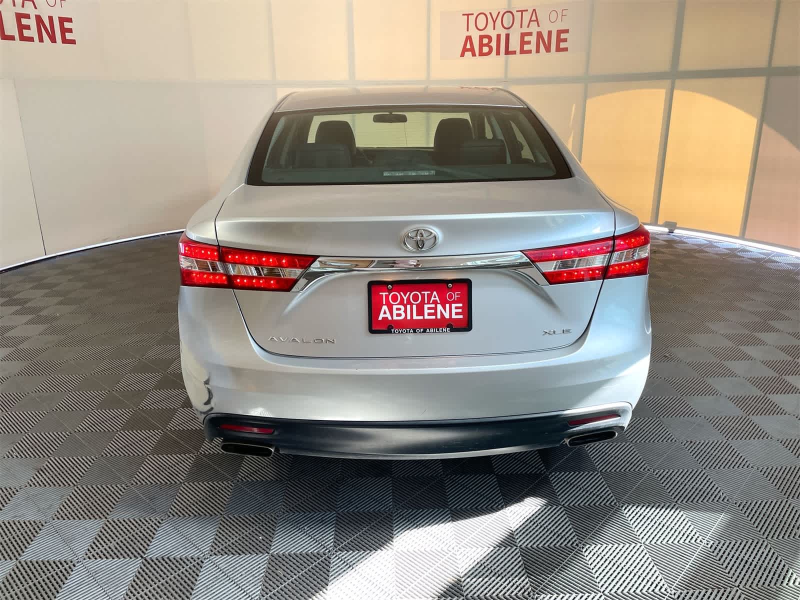 Thumbnail: 2013 Toyota Avalon - 4