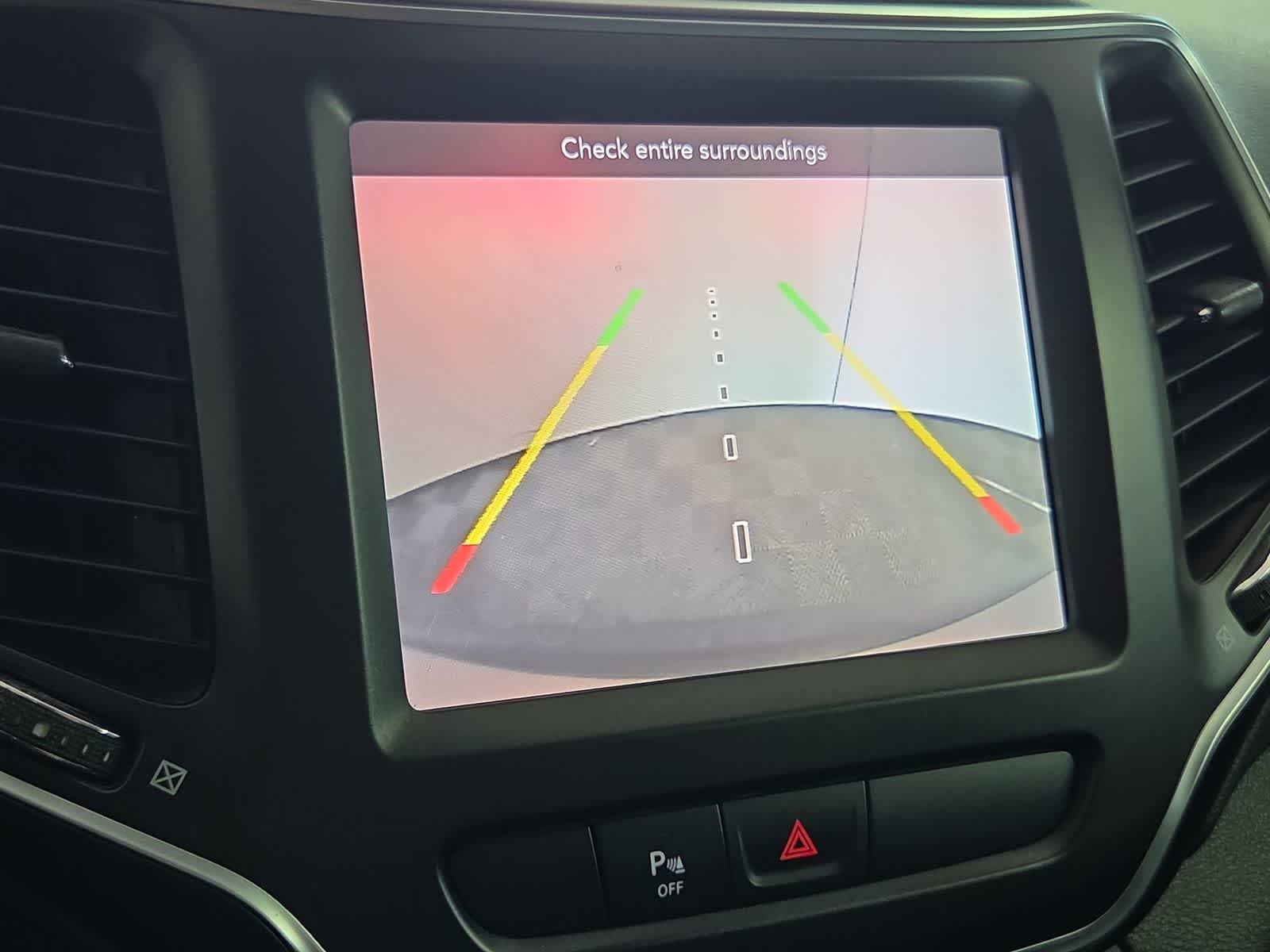 Thumbnail: 2019 Jeep Cherokee - 20