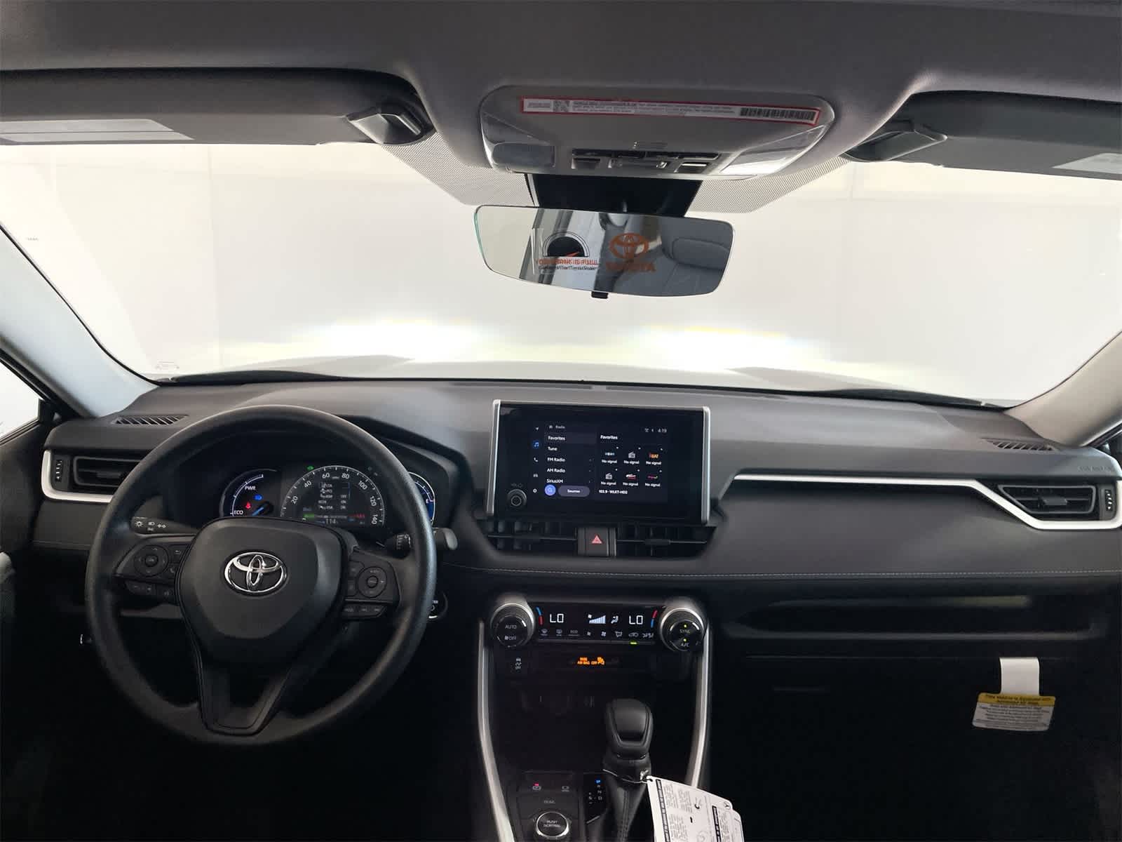 Thumbnail: 2025 Toyota RAV4 - 17