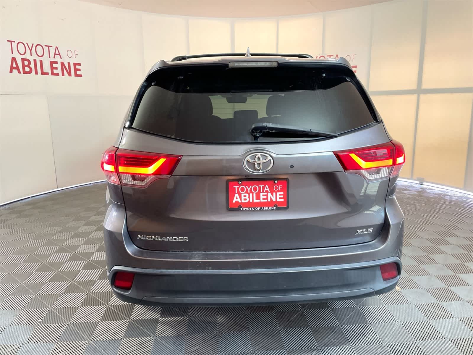 Thumbnail: 2019 Toyota Highlander - 4