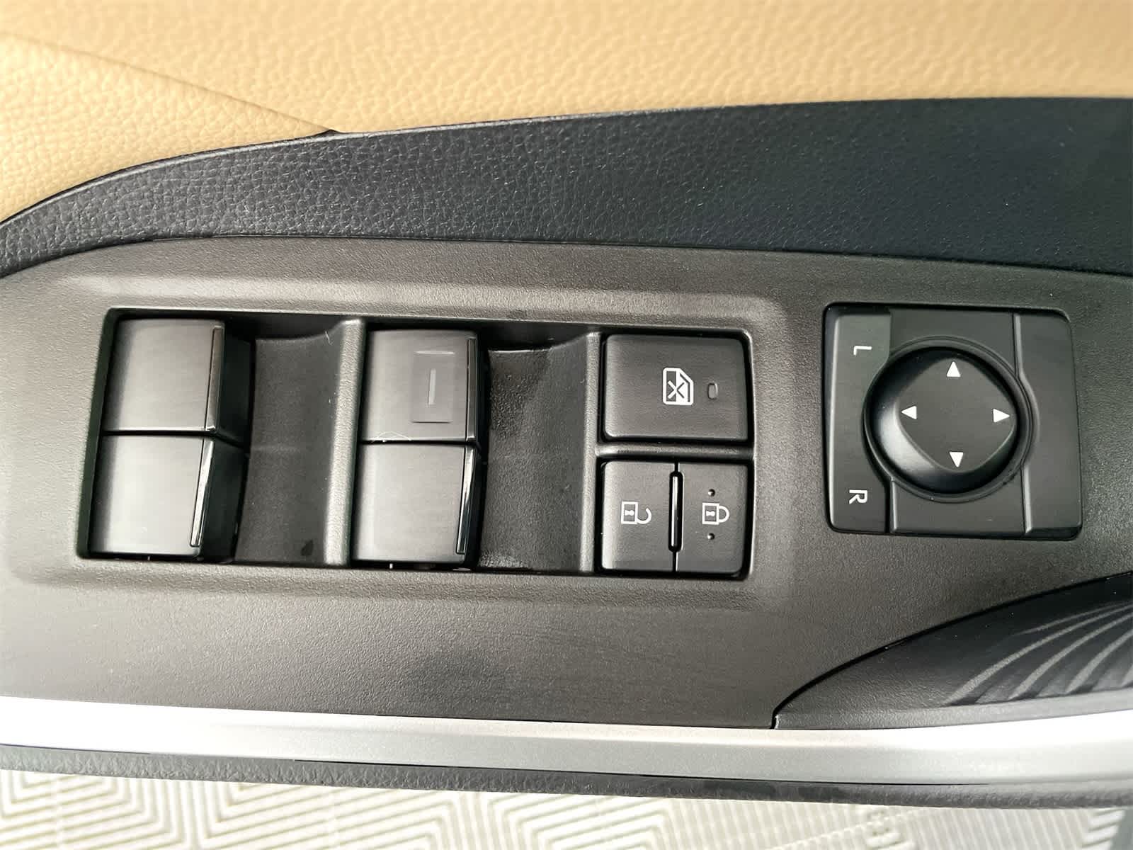 Thumbnail: 2025 Toyota RAV4 - 11