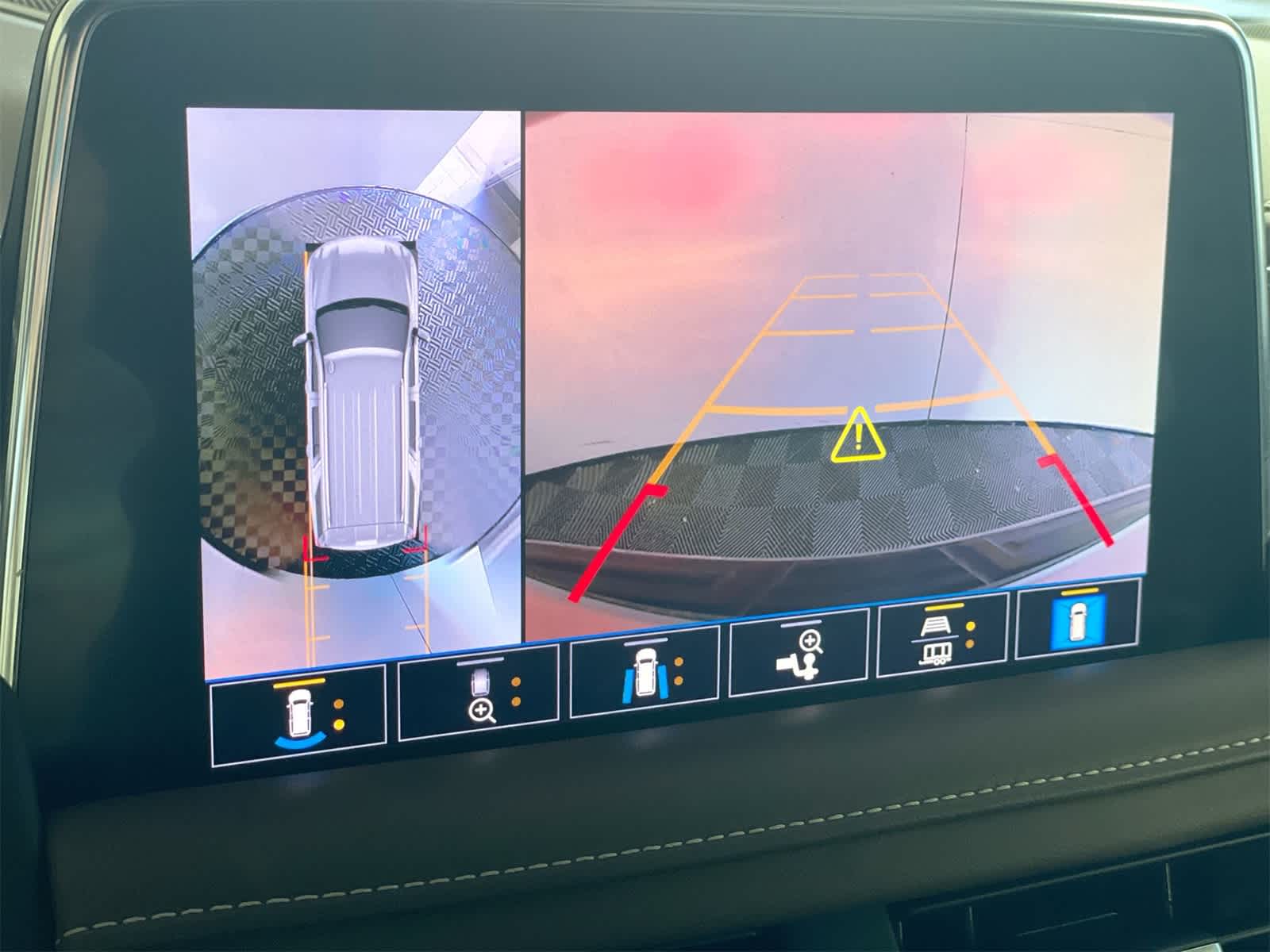 Thumbnail: 2021 Chevrolet Tahoe - 22